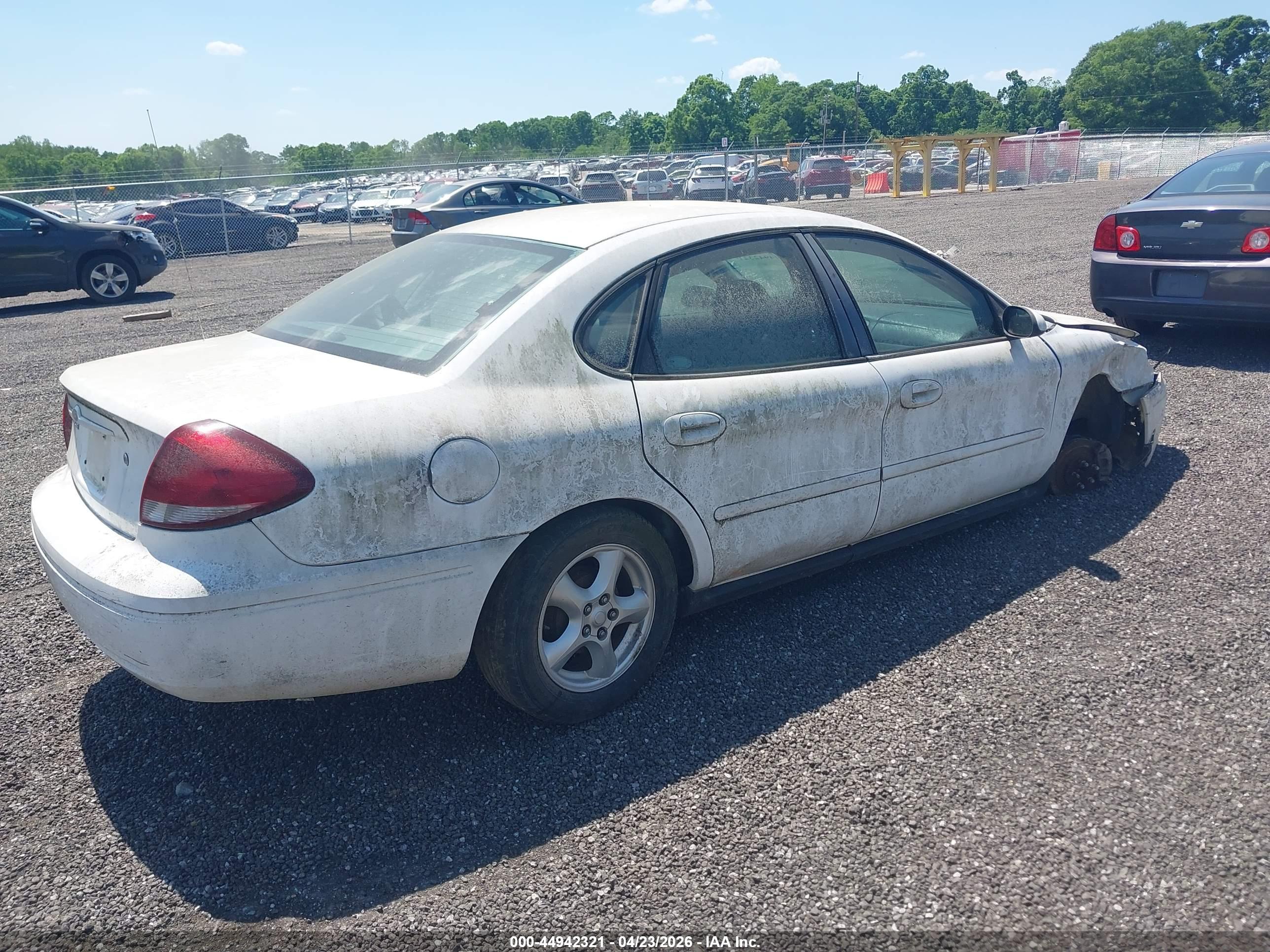 FORD TAURUS image 4