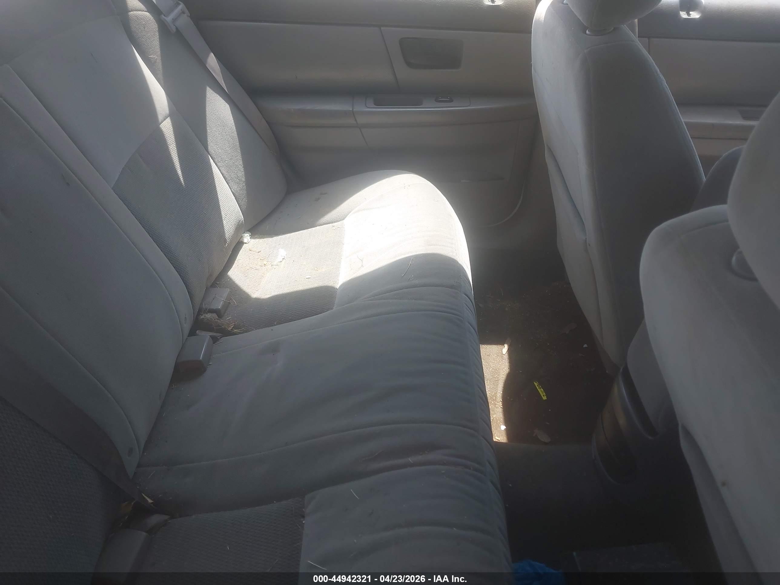 FORD TAURUS image 8