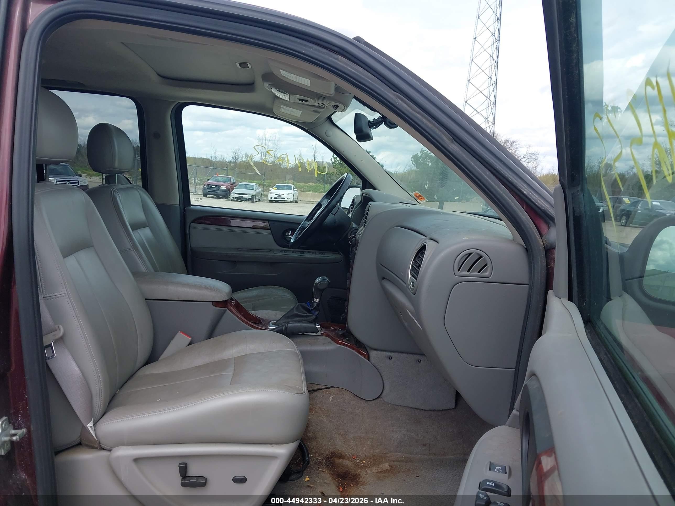 GMC ENVOY image 5