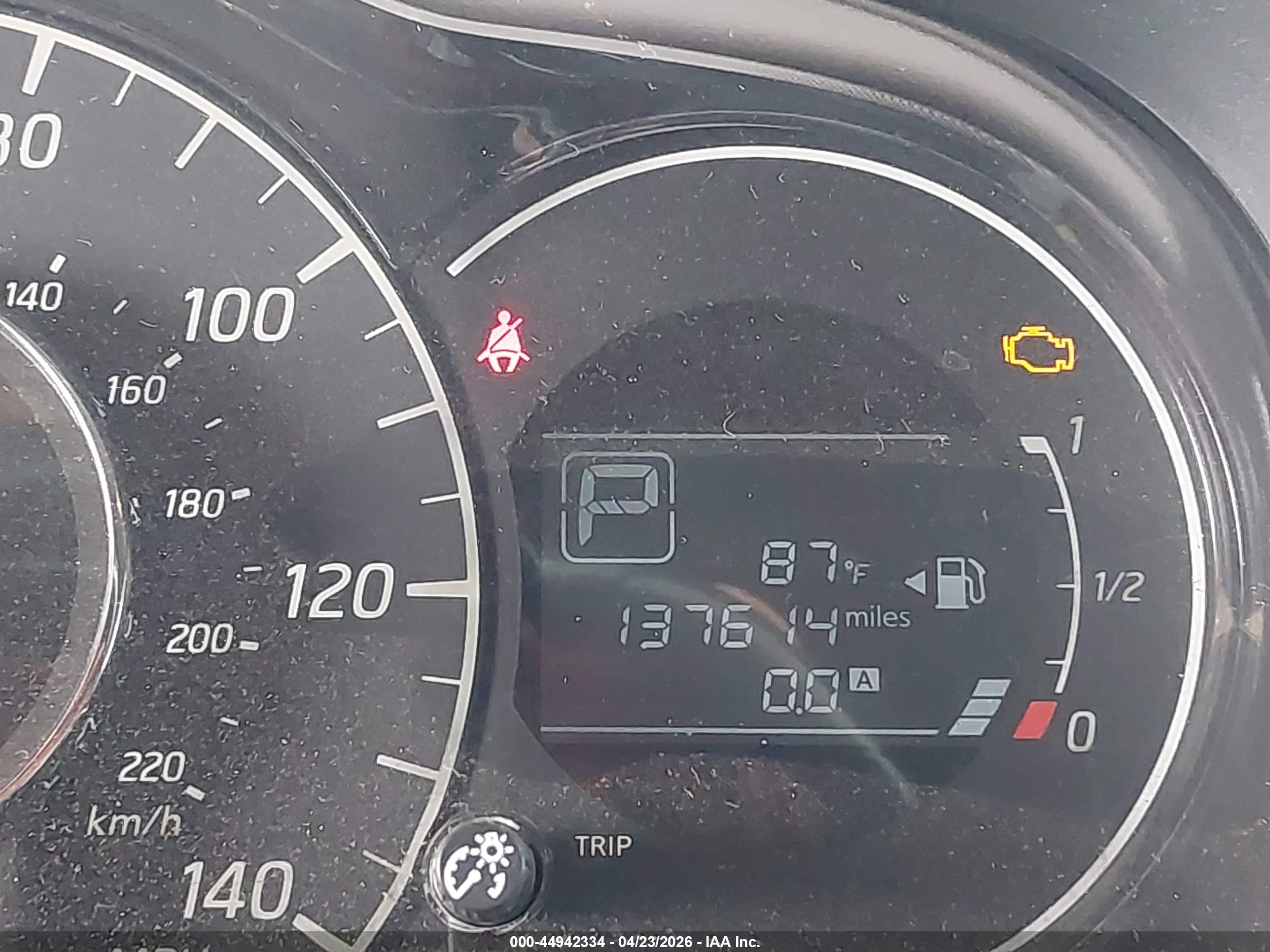 NISSAN VERSA image 7