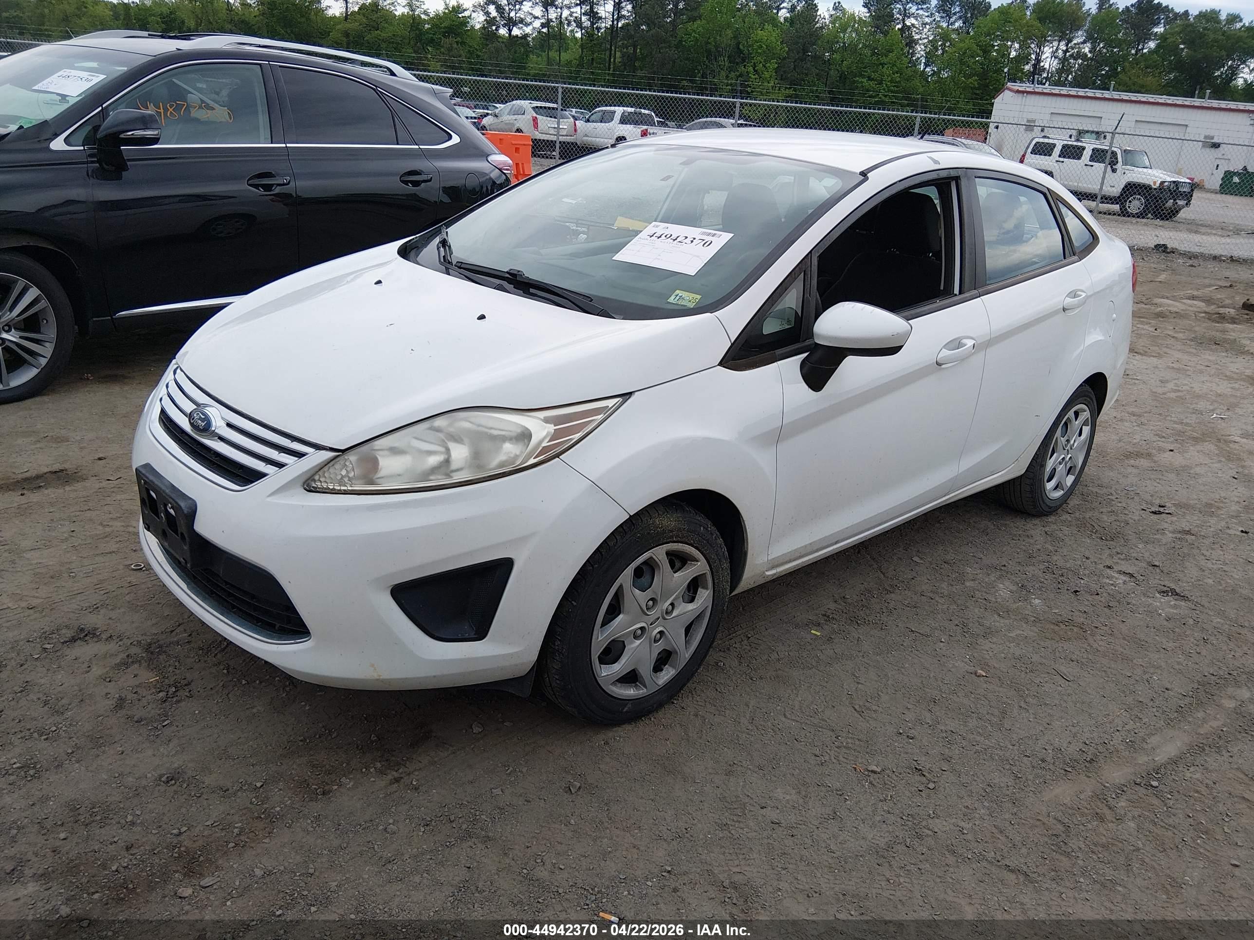 FORD FIESTA image 2