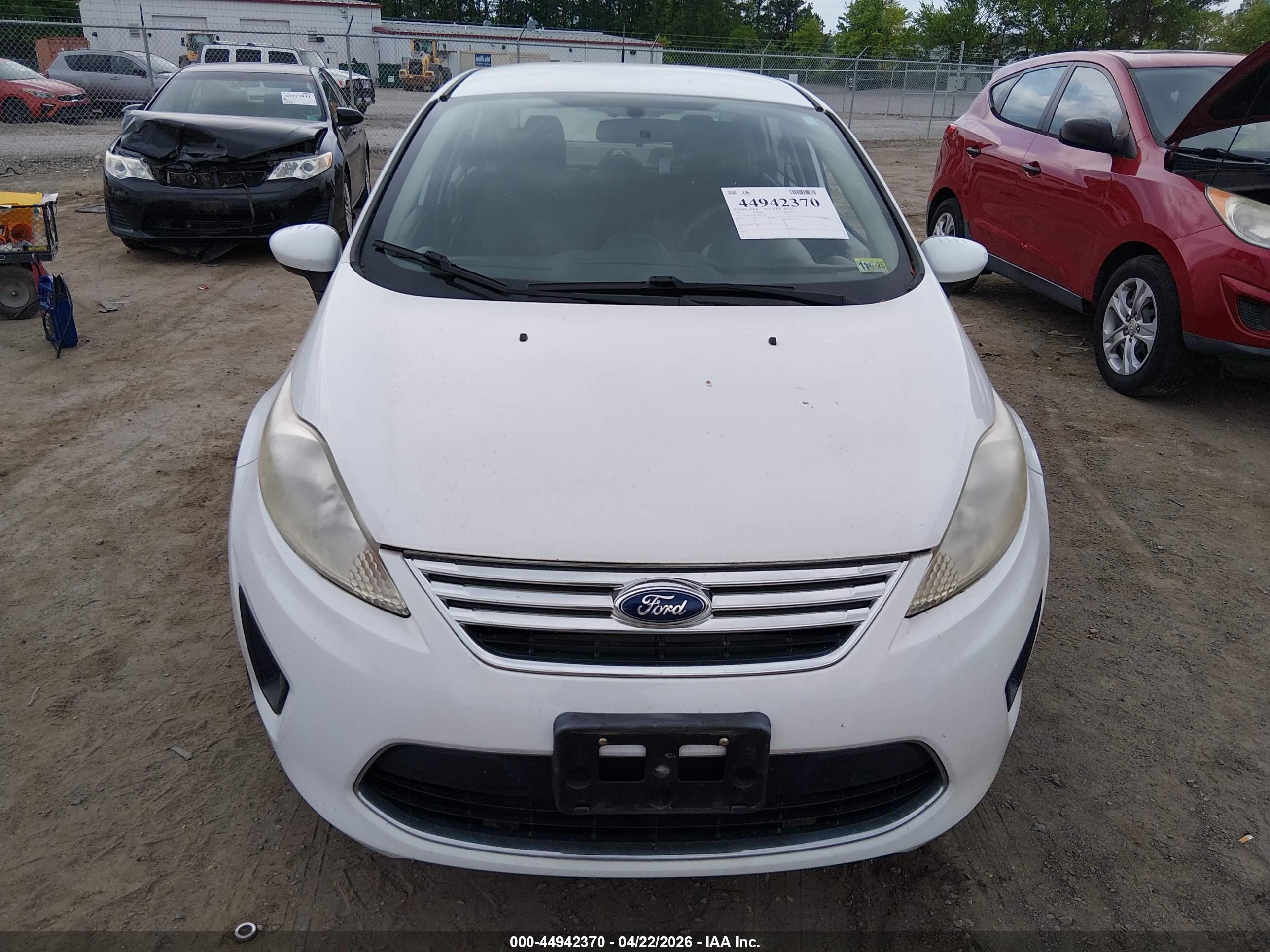 FORD FIESTA image 6