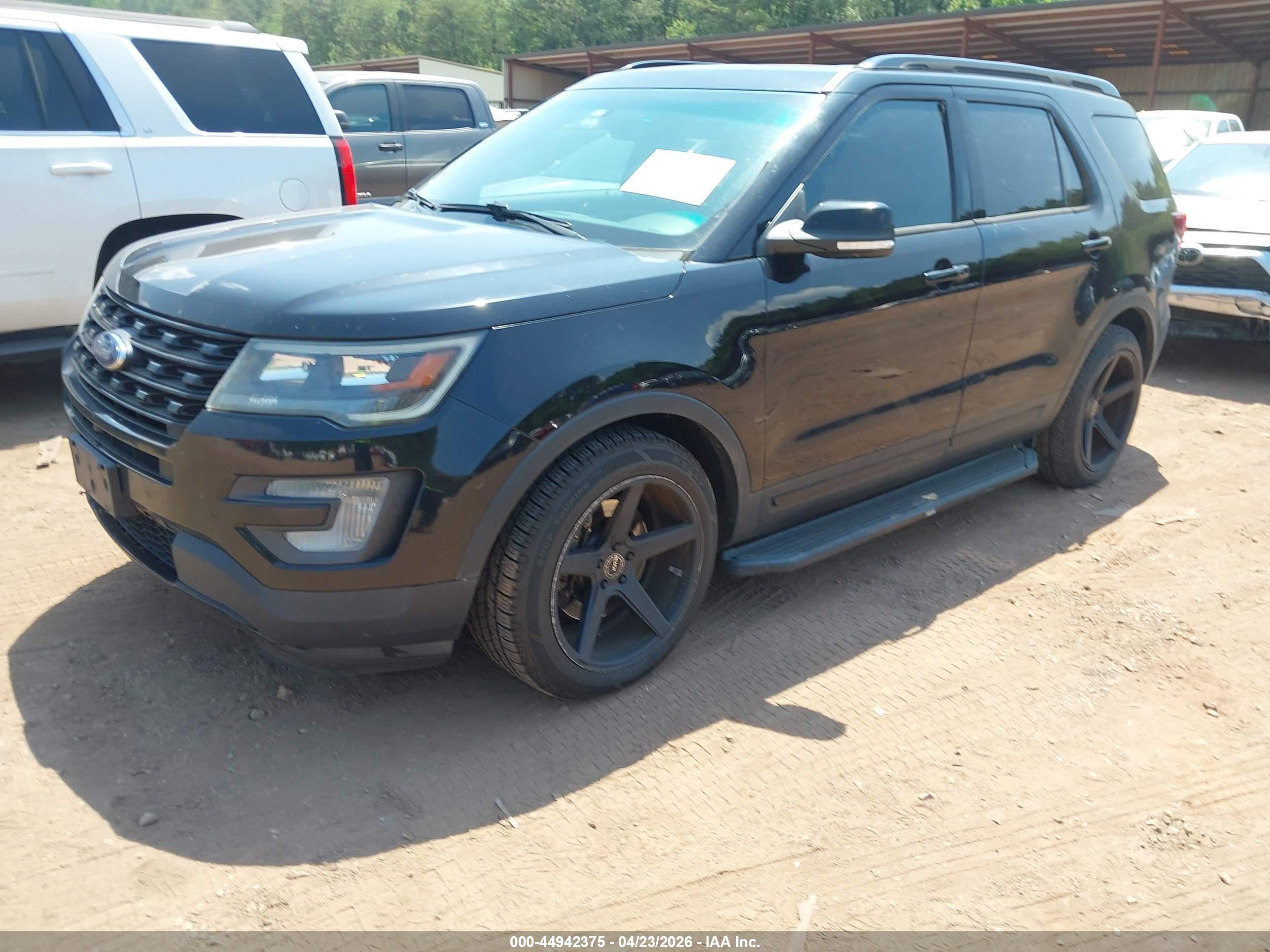 FORD EXPLORER image 2