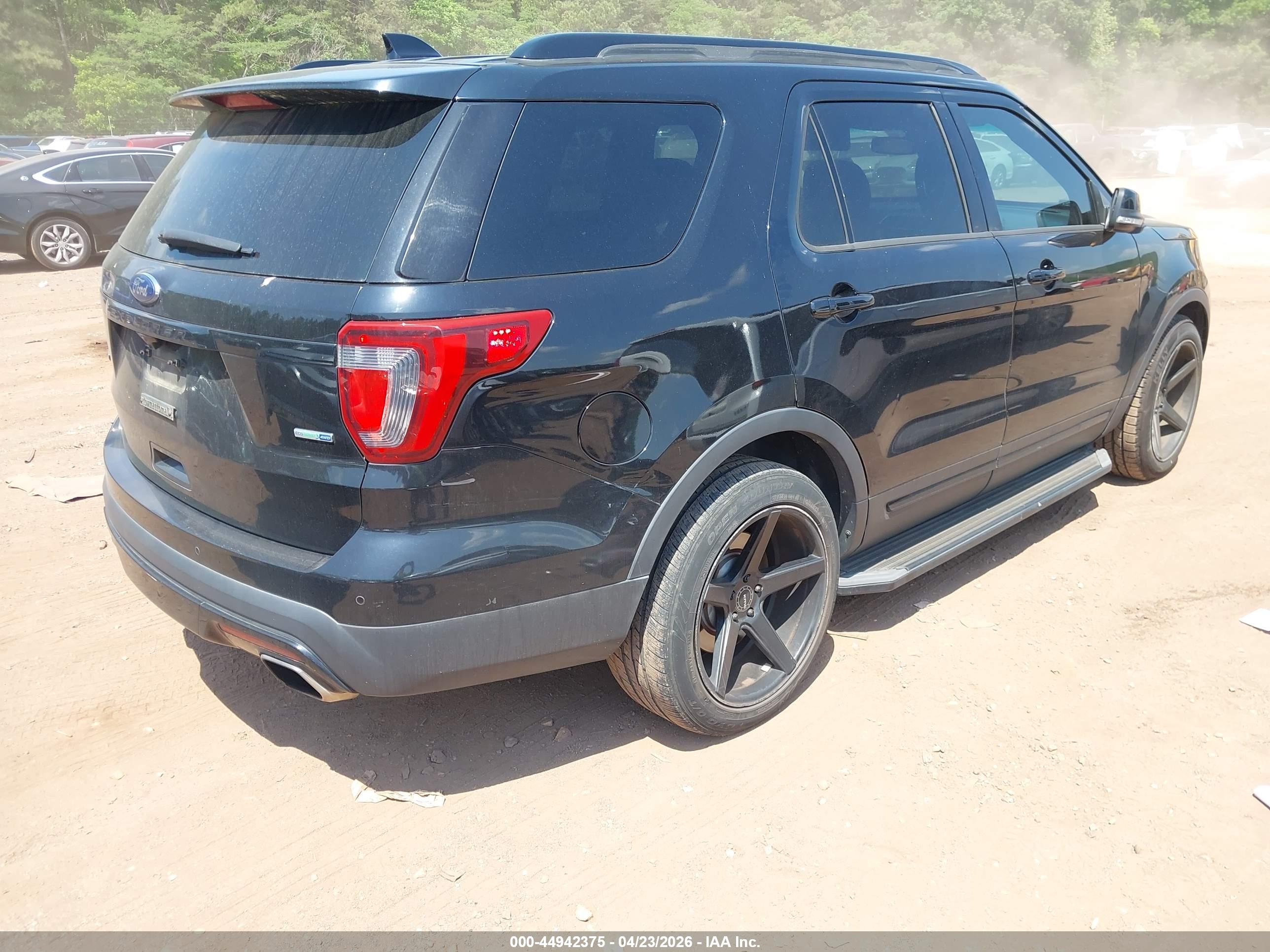 FORD EXPLORER image 4