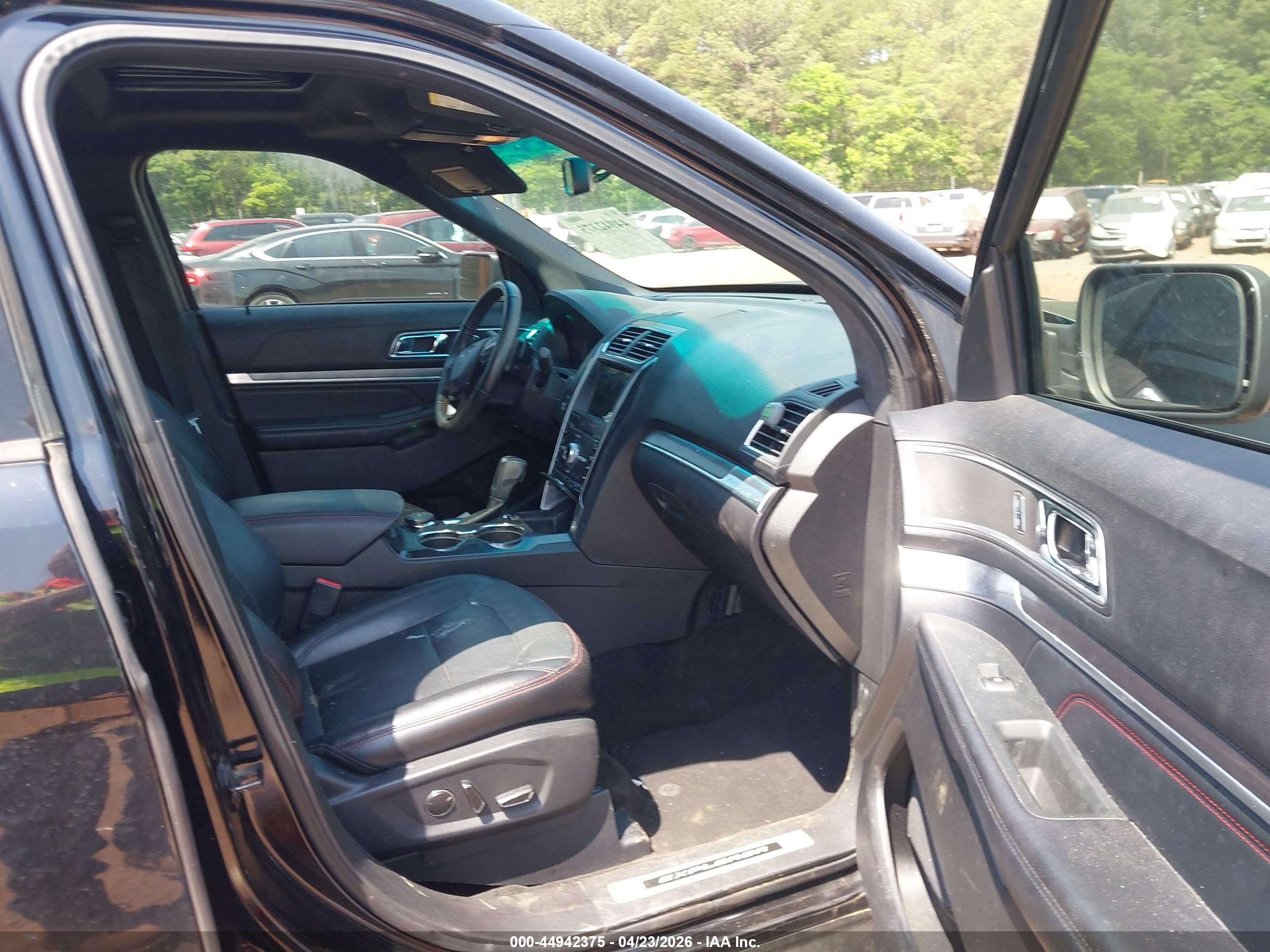 FORD EXPLORER image 5