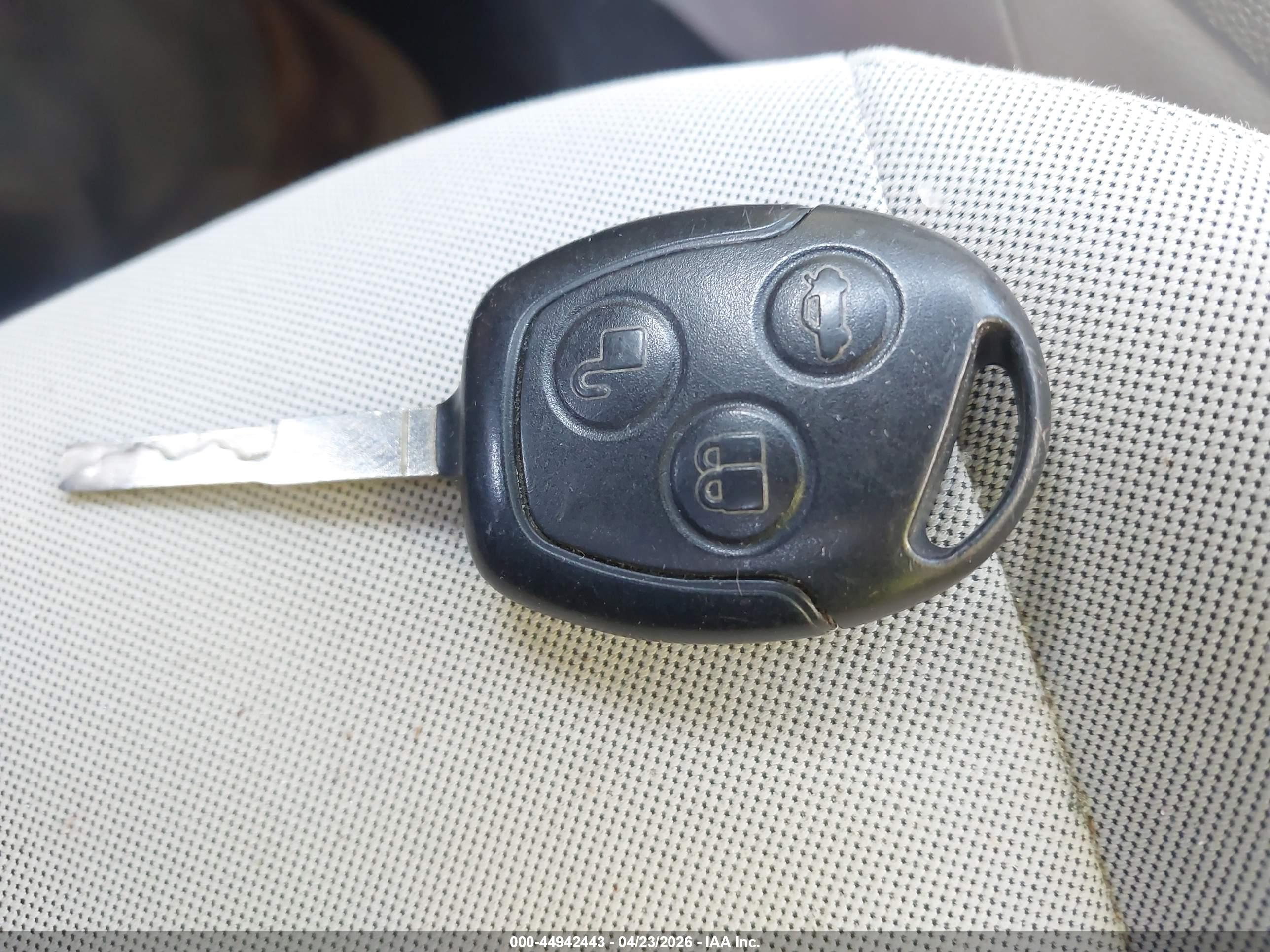 FORD FIESTA image 11