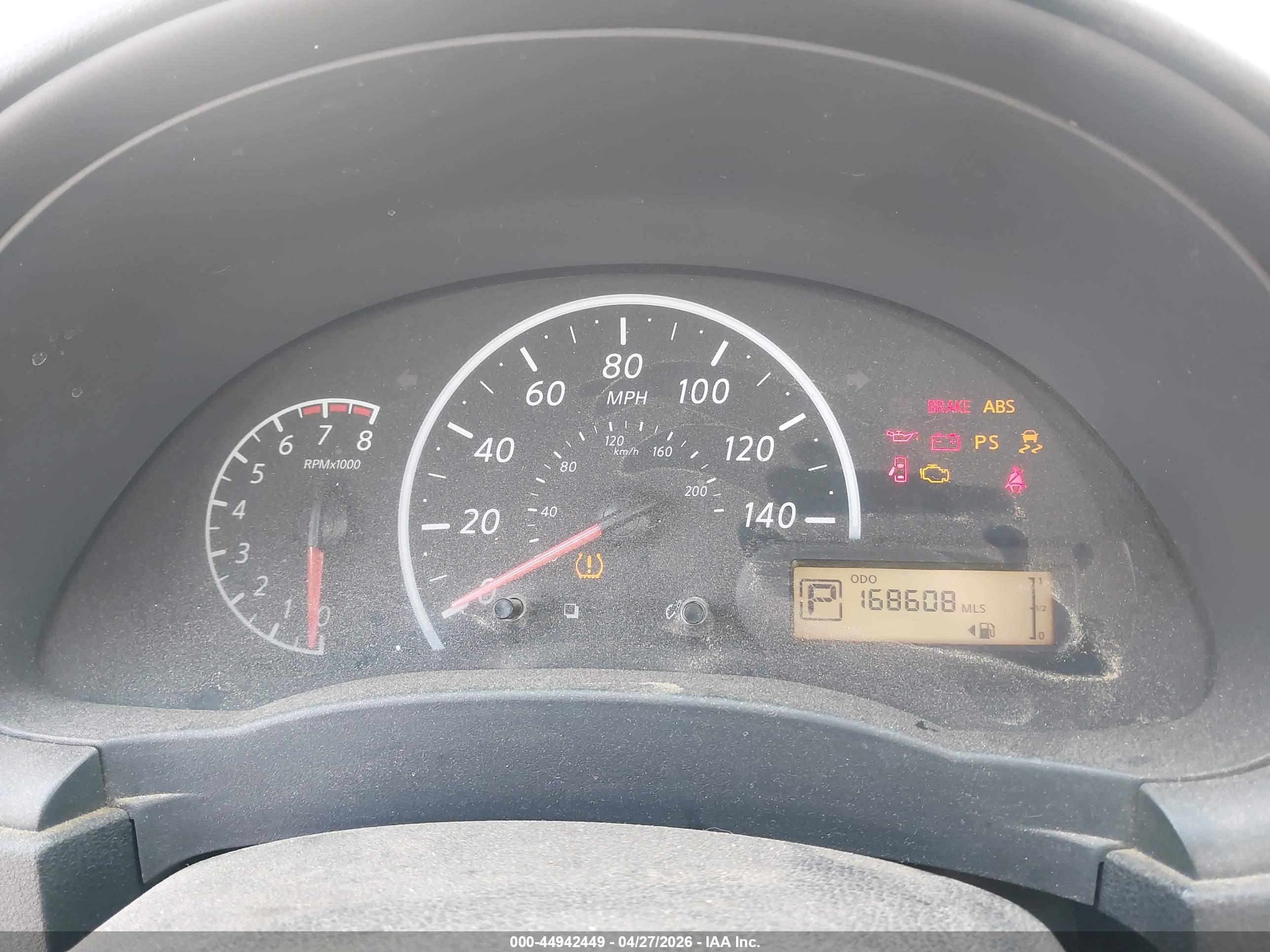 NISSAN VERSA image 7