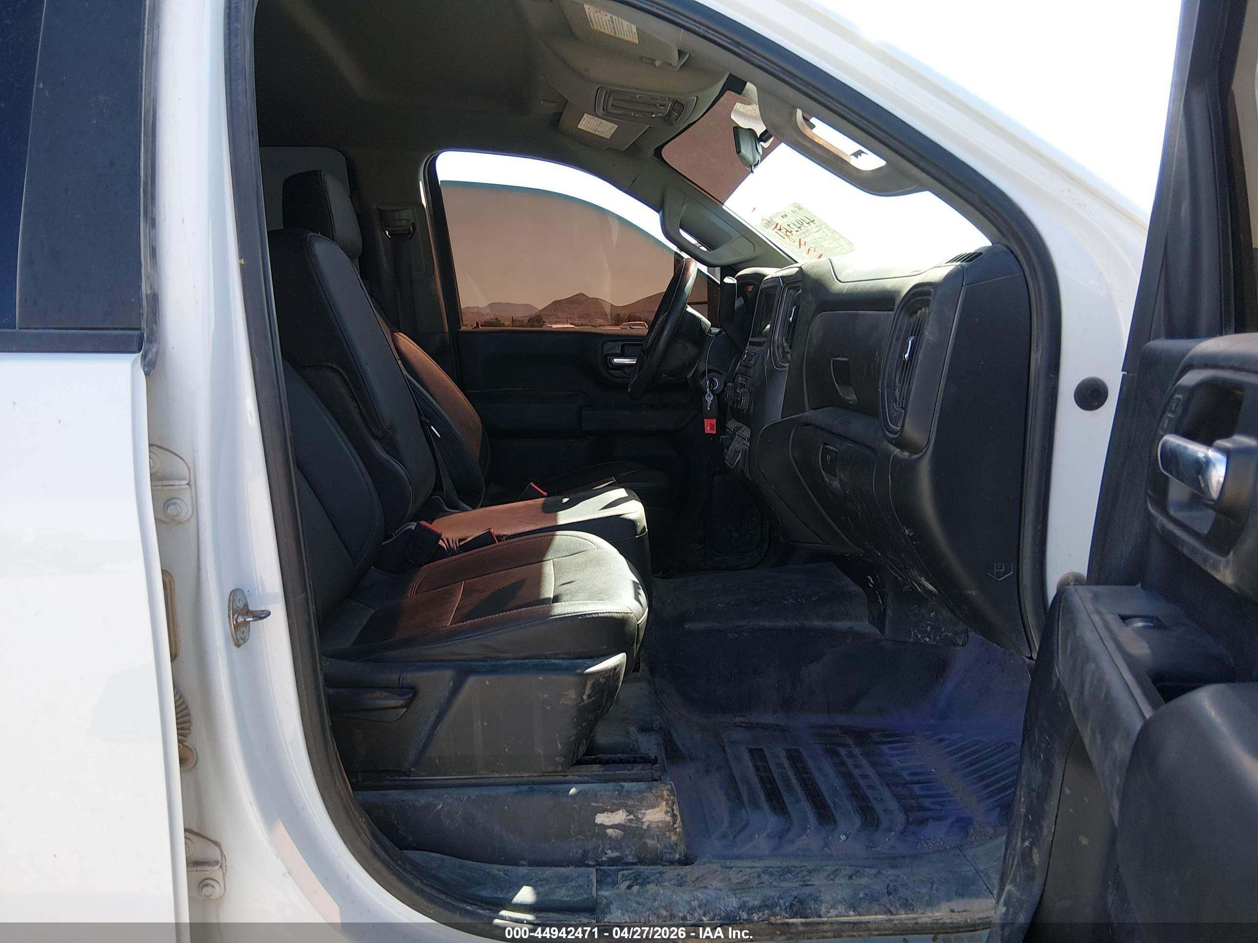 CHEVROLET SILVERADO image 5