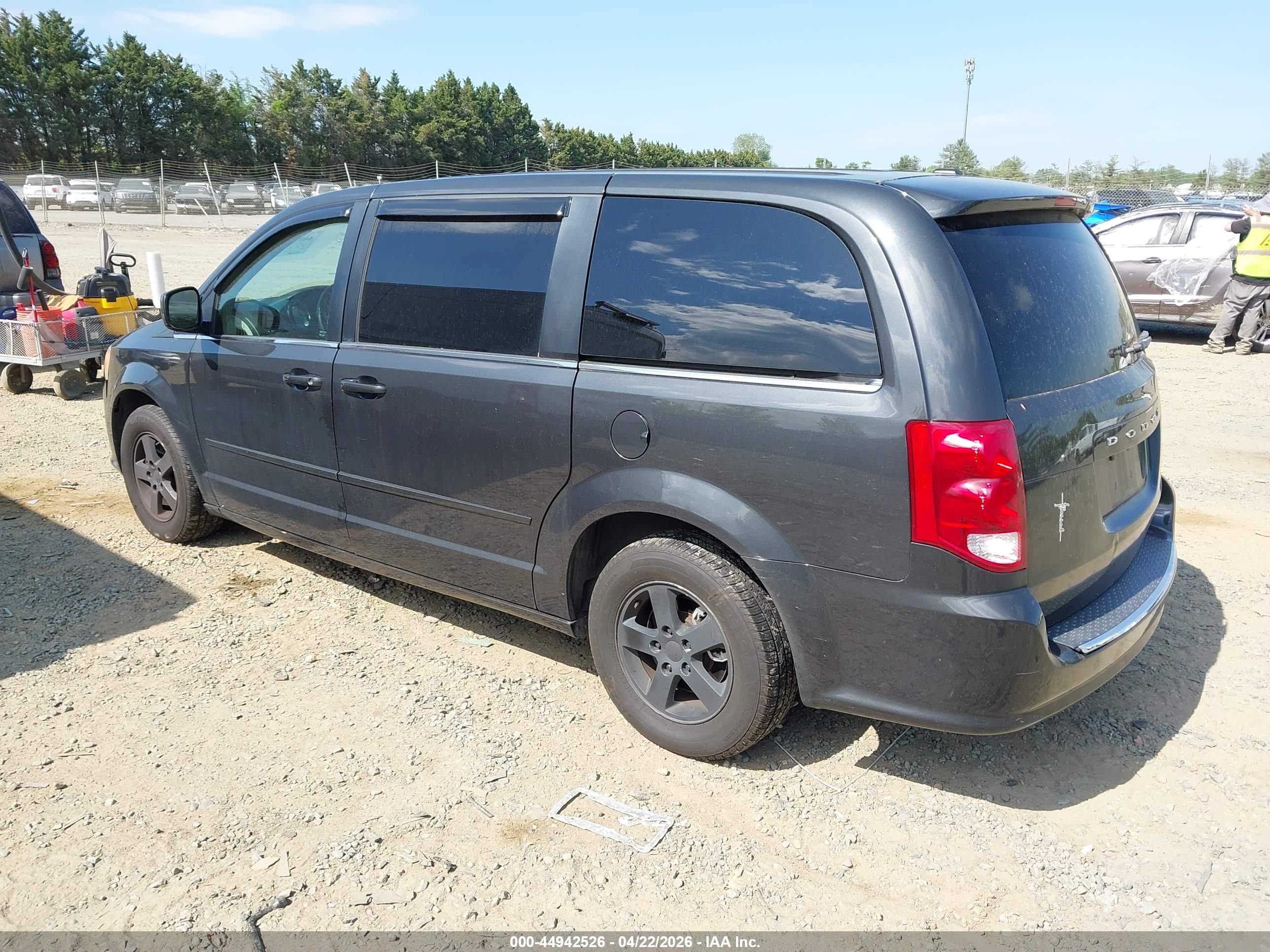 DODGE GRAND image 3