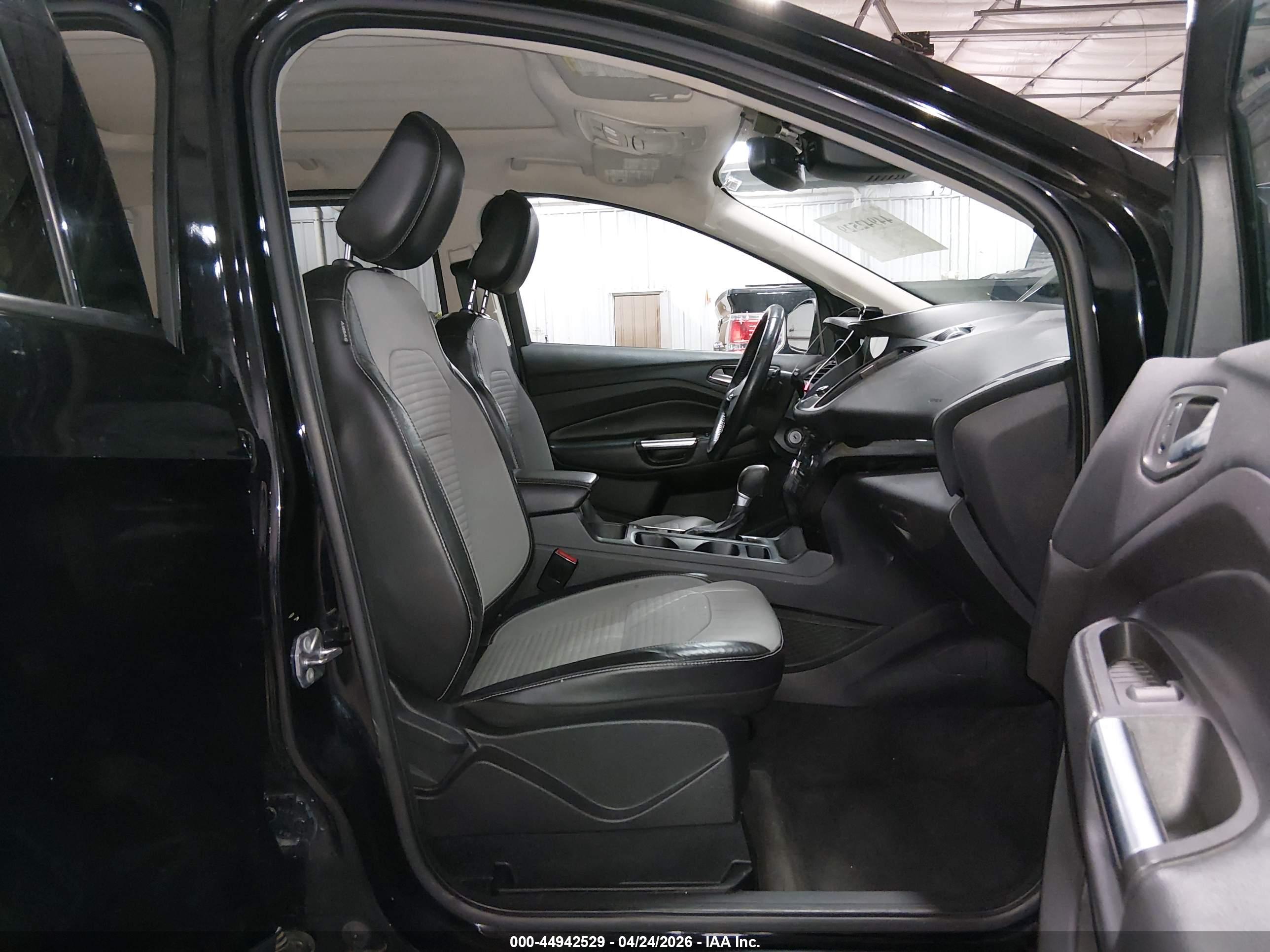 FORD ESCAPE image 5