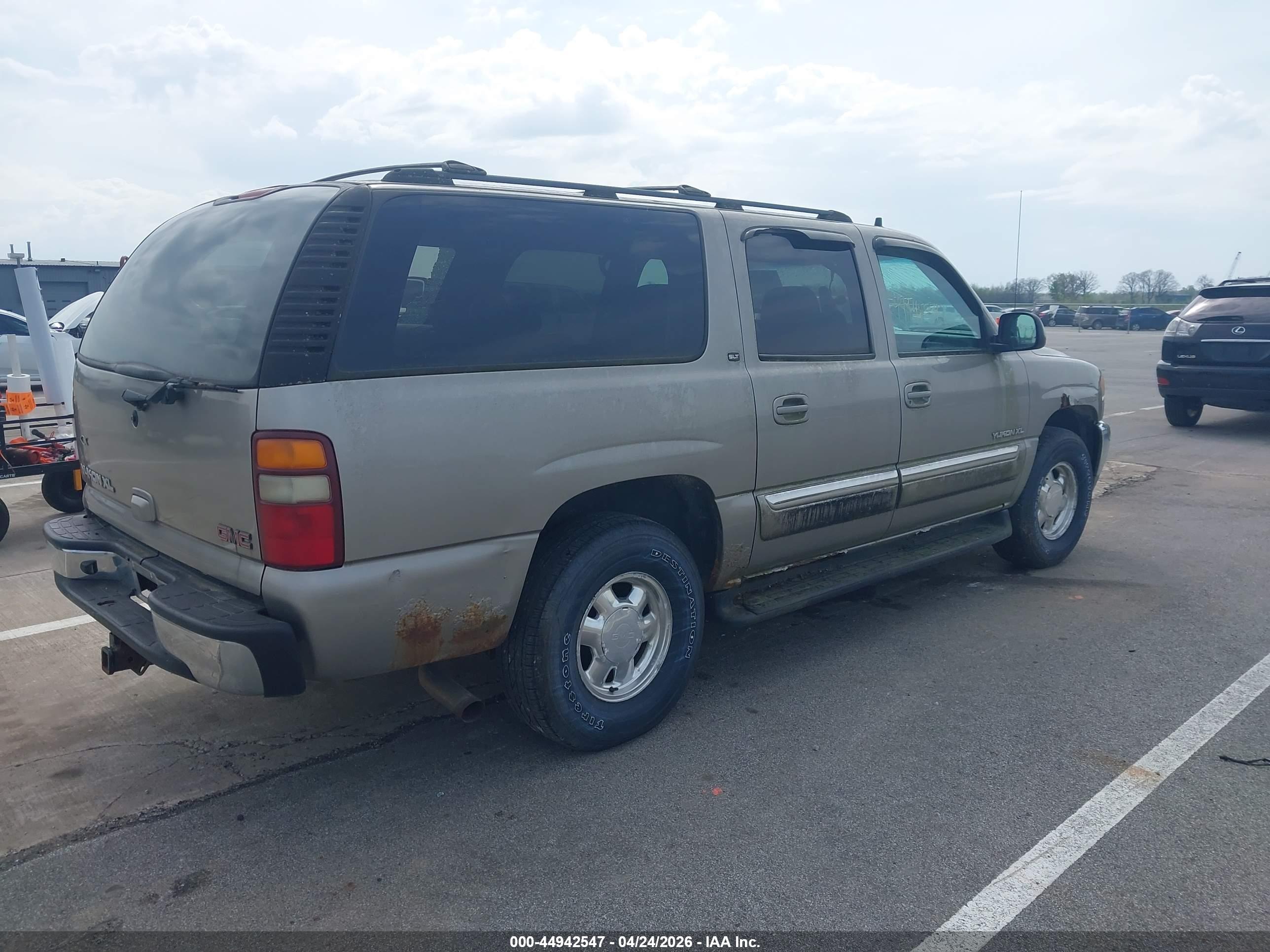 GMC YUKON image 4