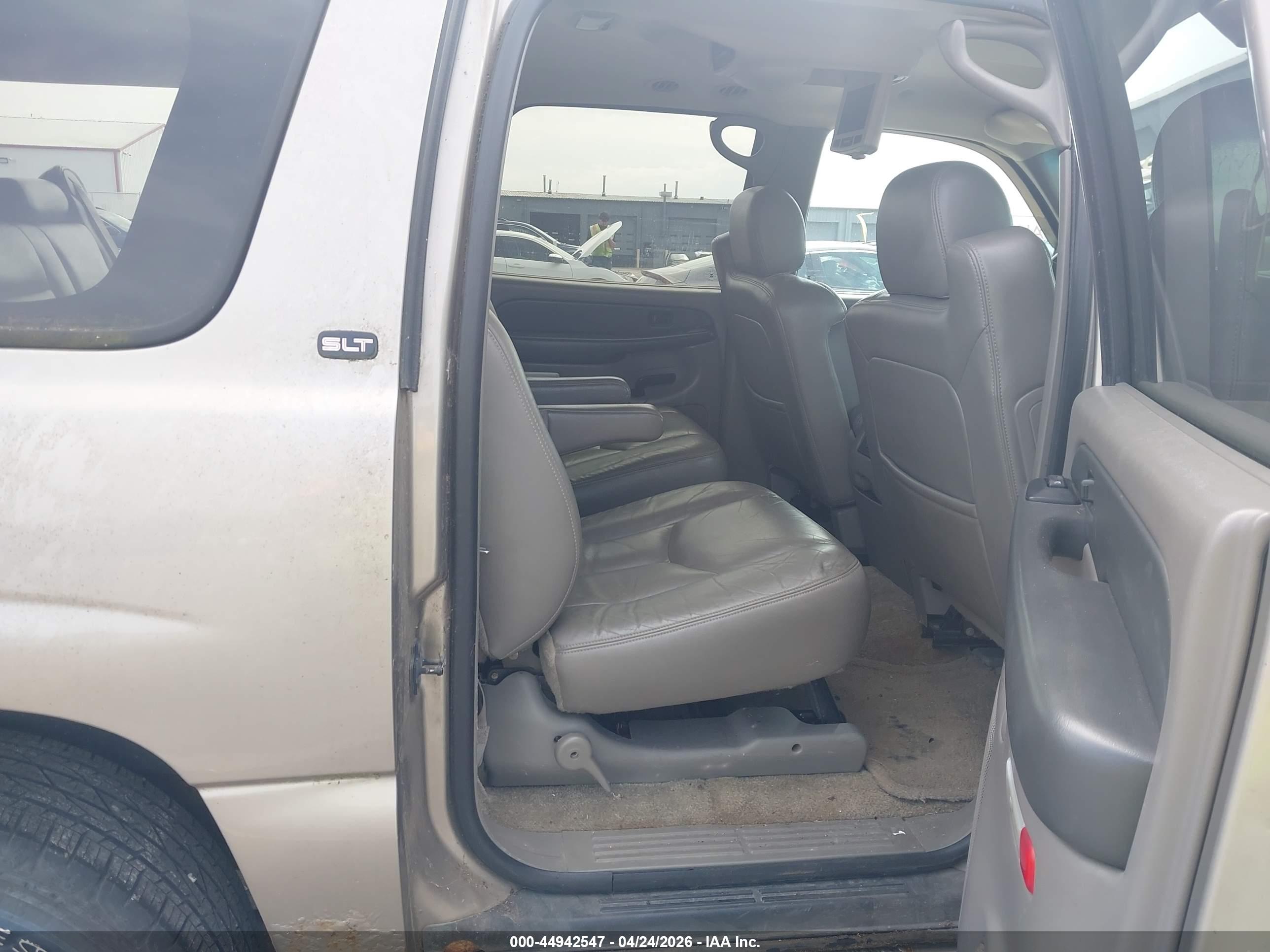 GMC YUKON image 8