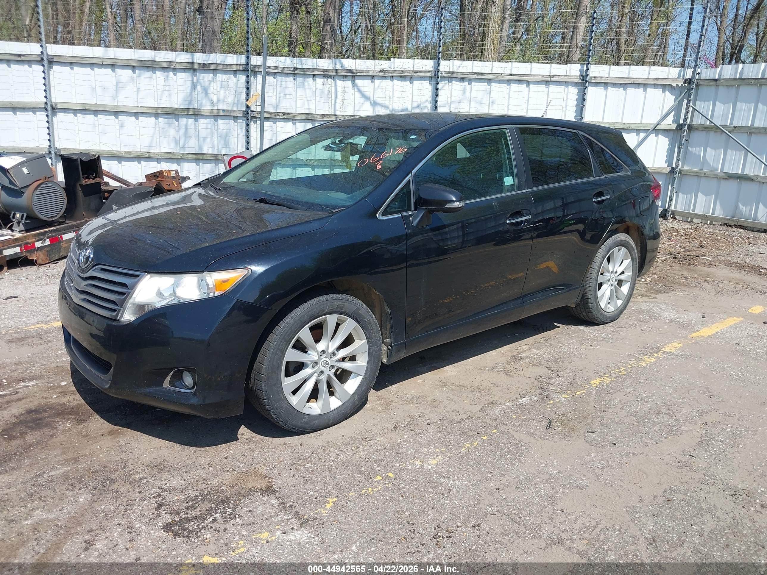 TOYOTA VENZA image 2