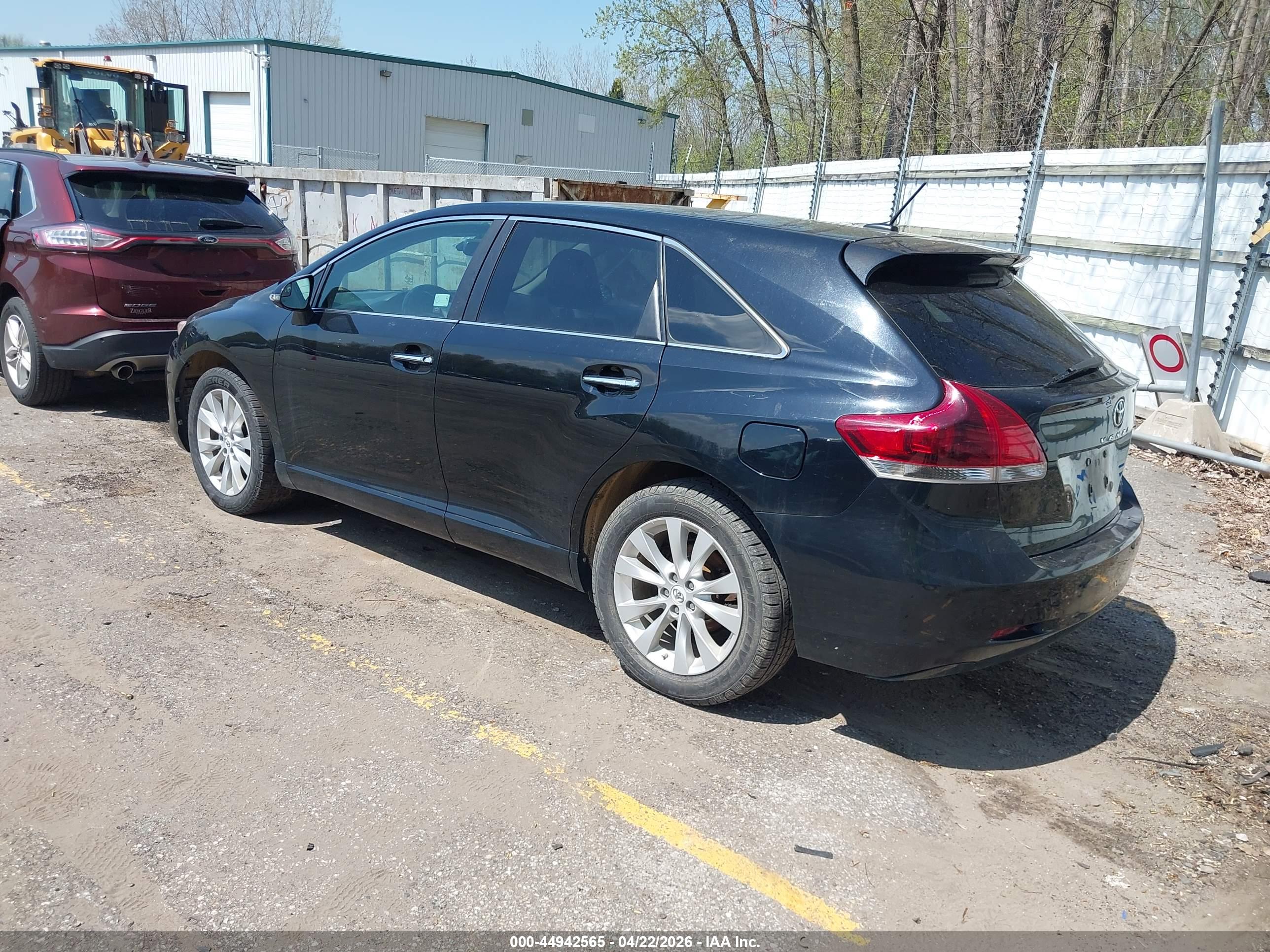 TOYOTA VENZA image 3