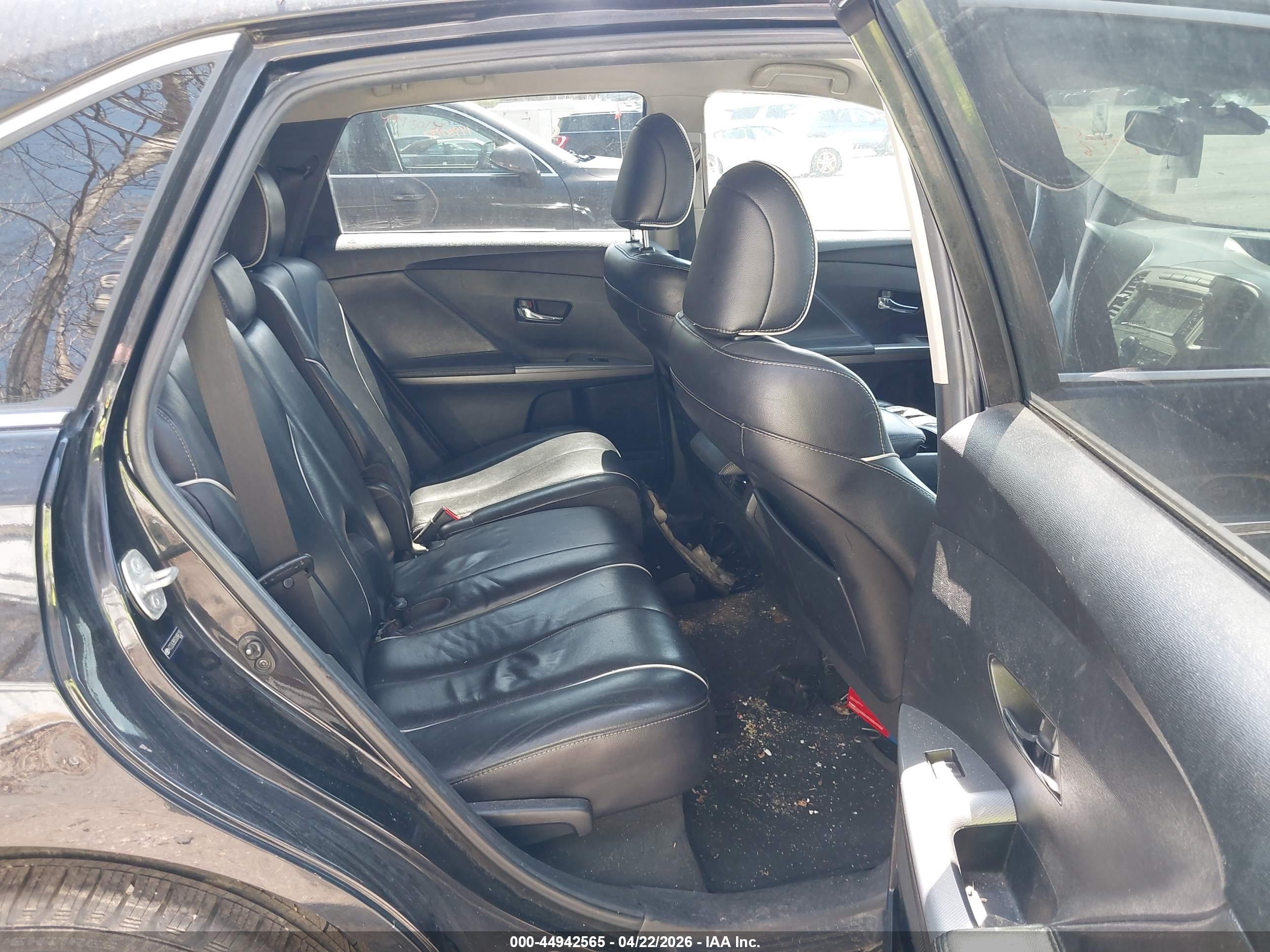 TOYOTA VENZA image 8
