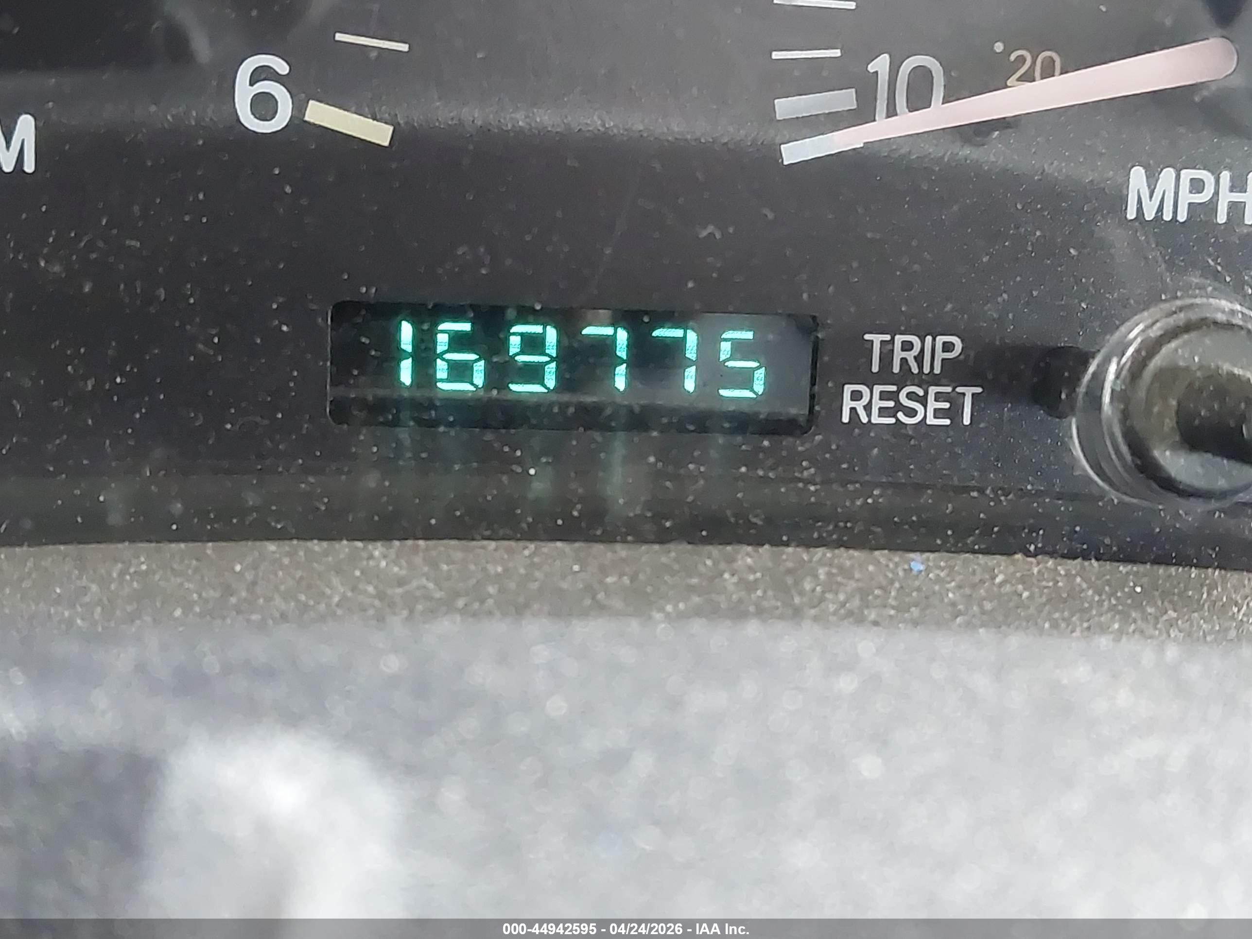 JEEP CHEROKEE image 7