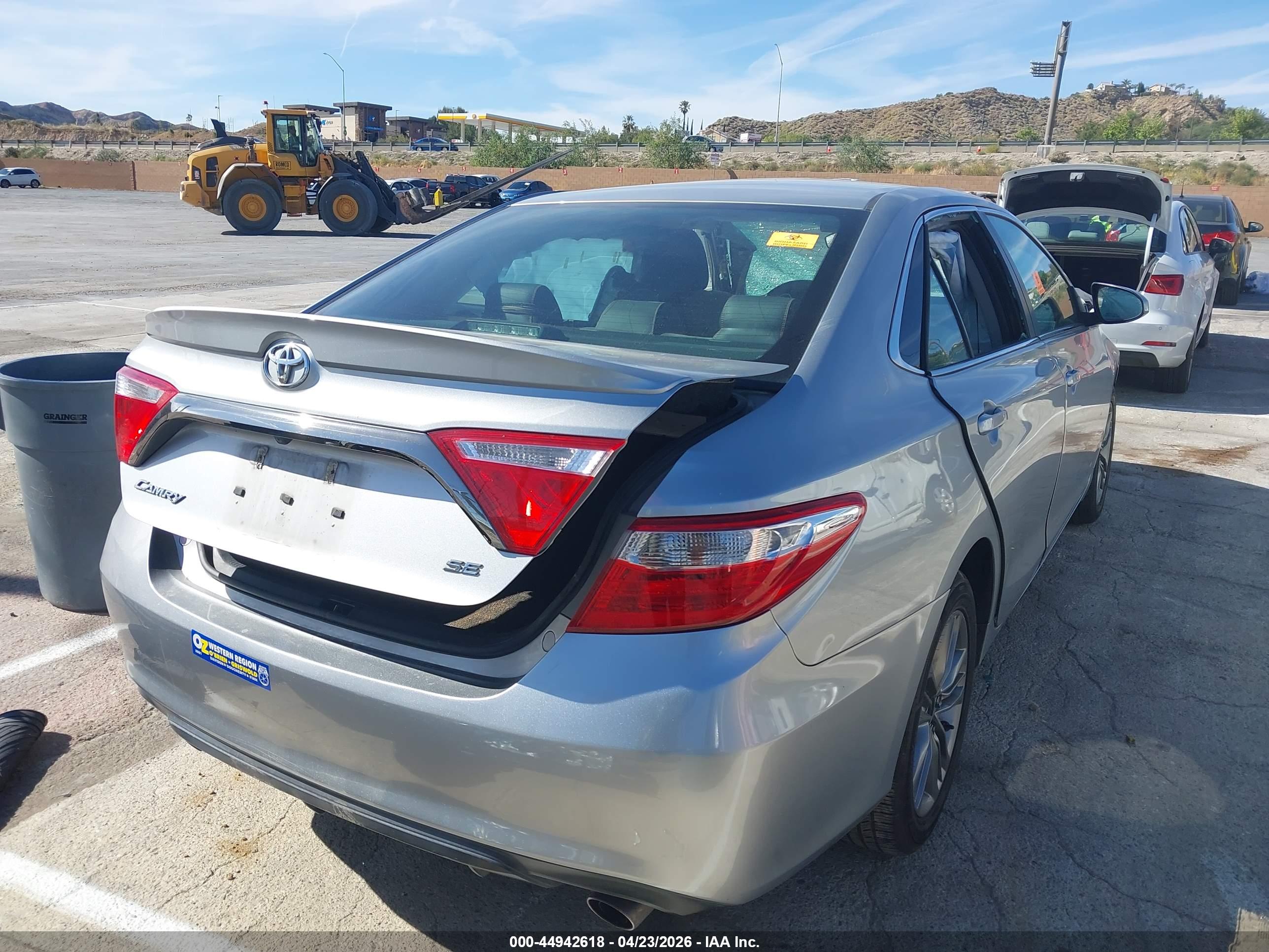 TOYOTA CAMRY image 4