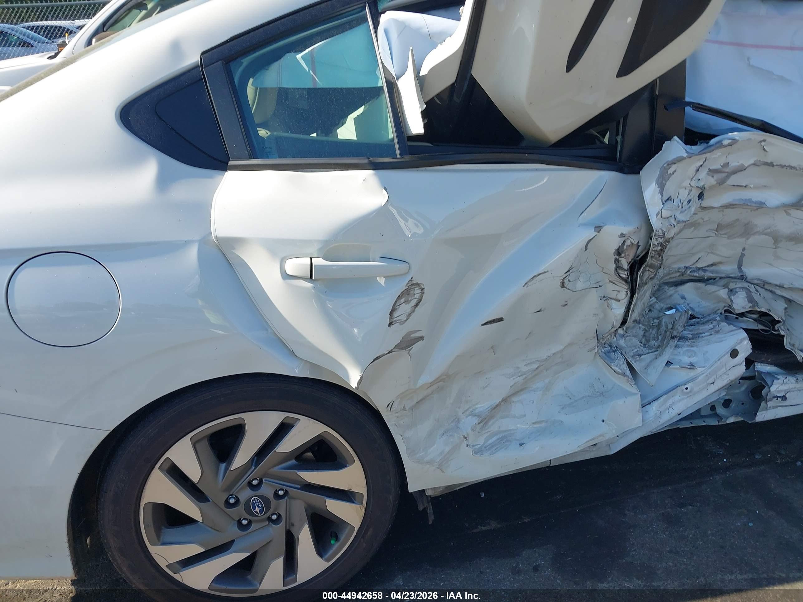 SUBARU LEGACY image 6
