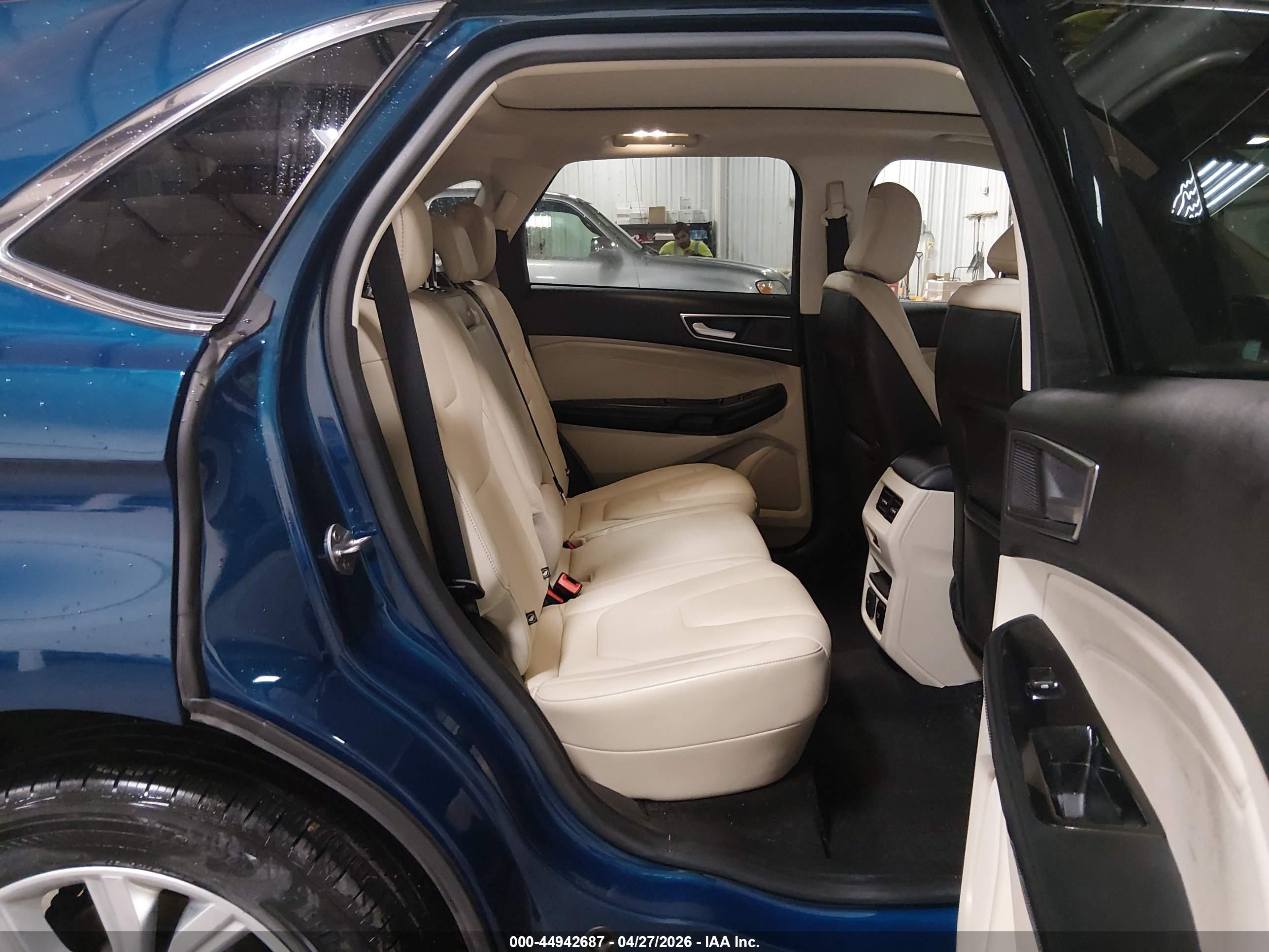 FORD EDGE image 8