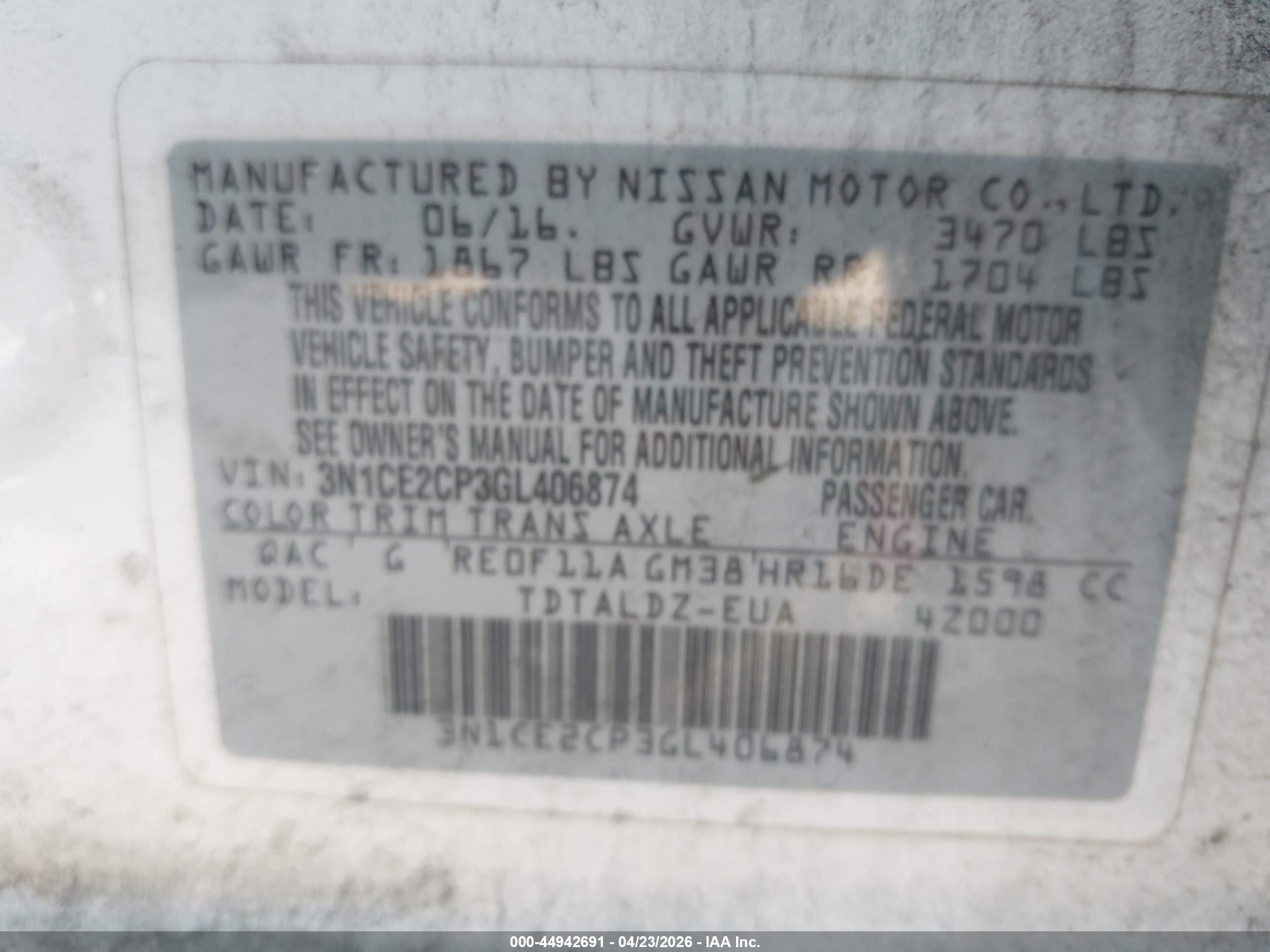 NISSAN VERSA image 9