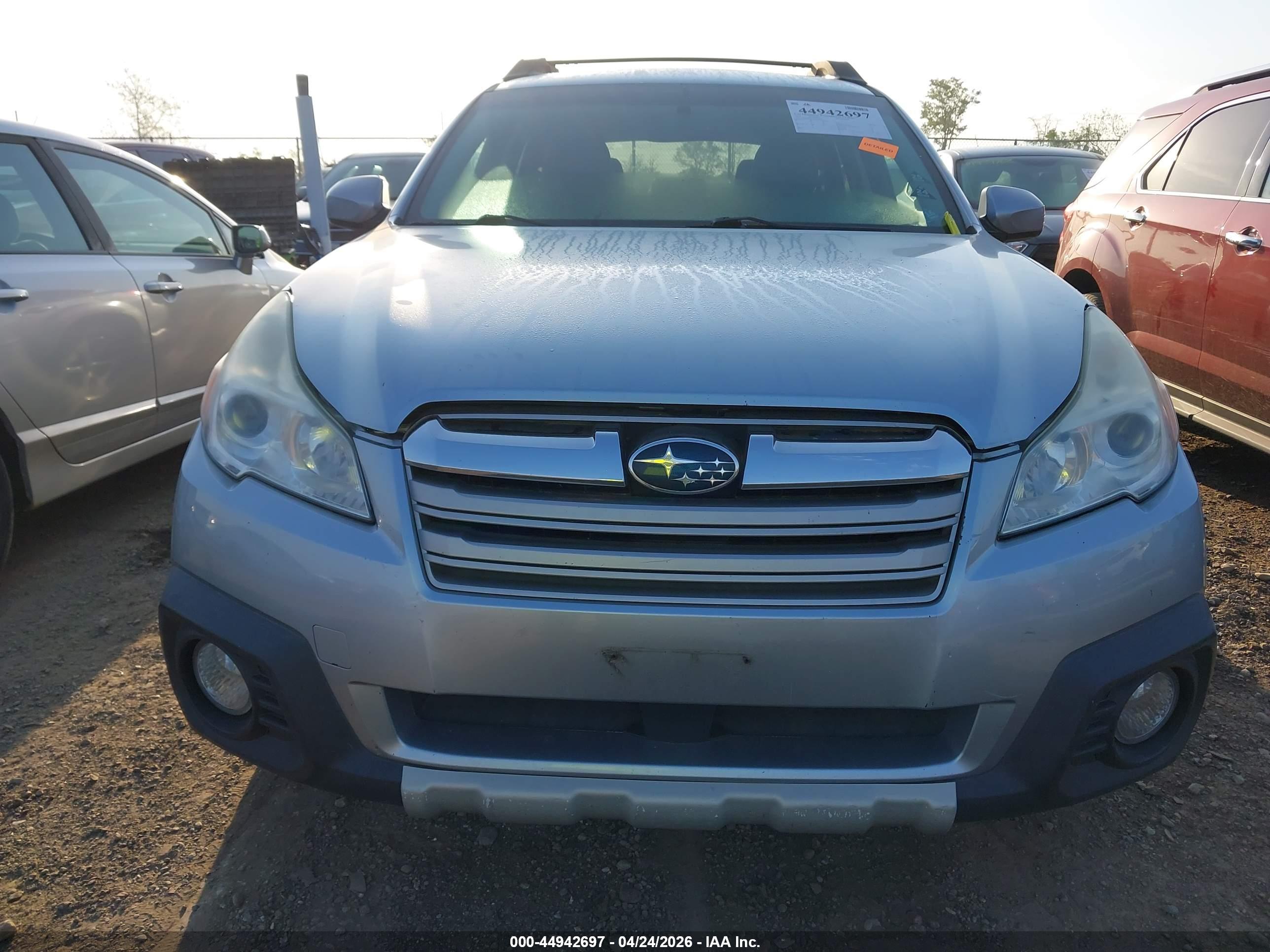 SUBARU OUTBACK image 6