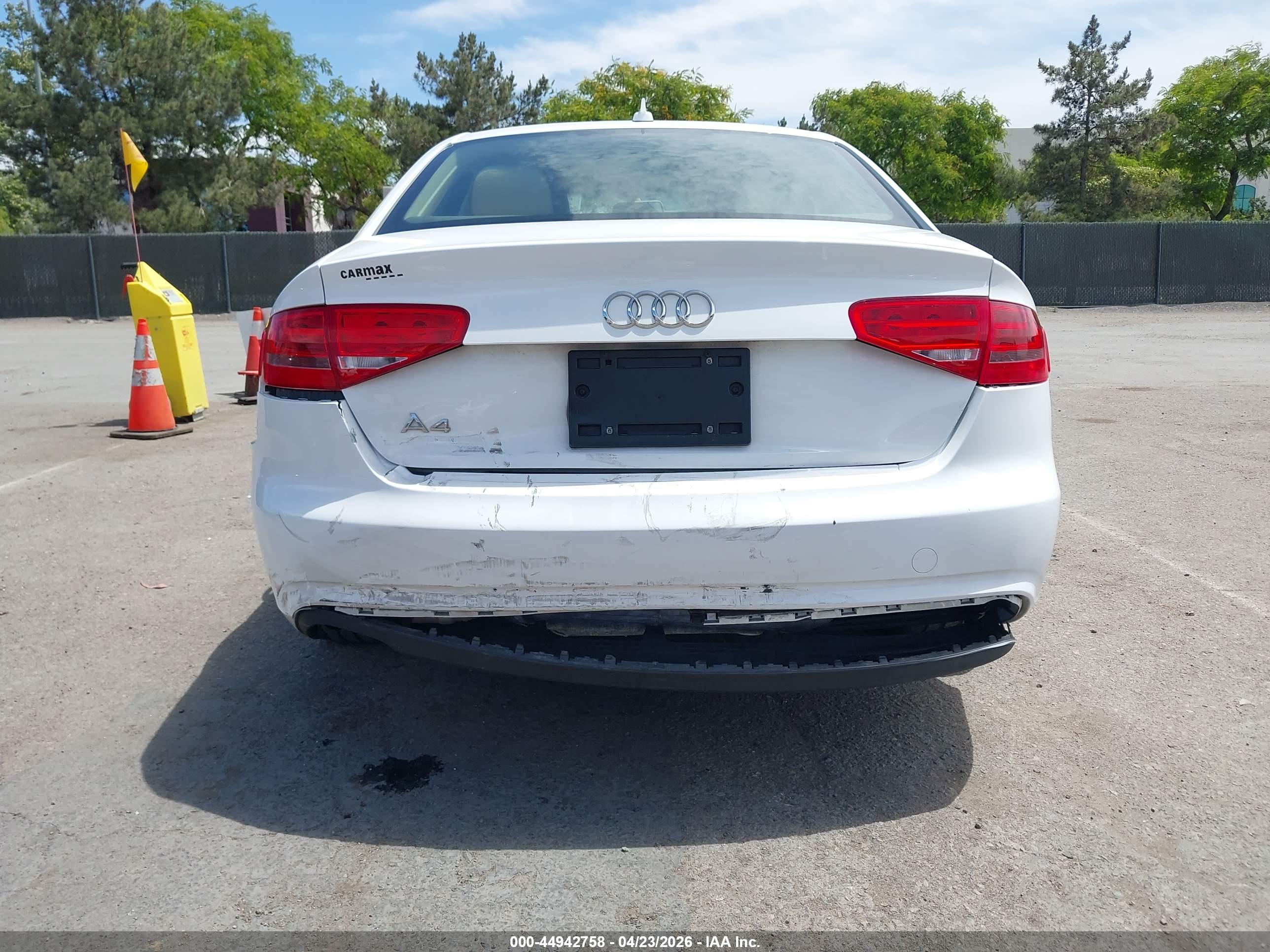 AUDI A4 image 6
