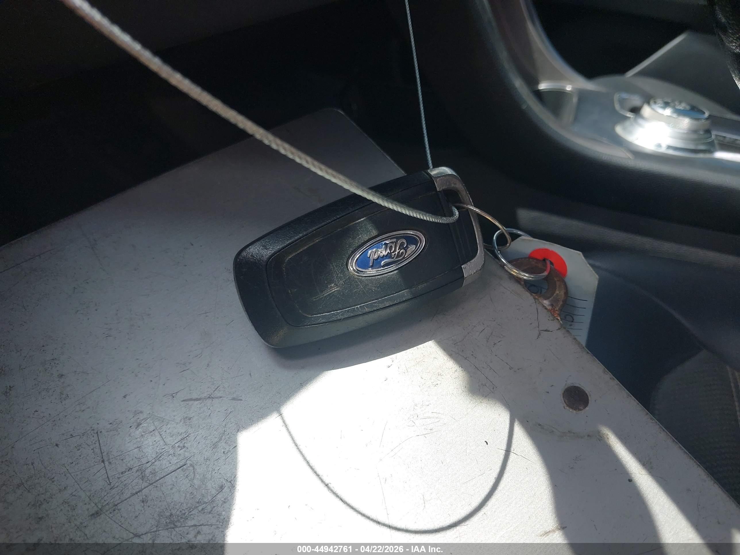FORD FUSION image 11