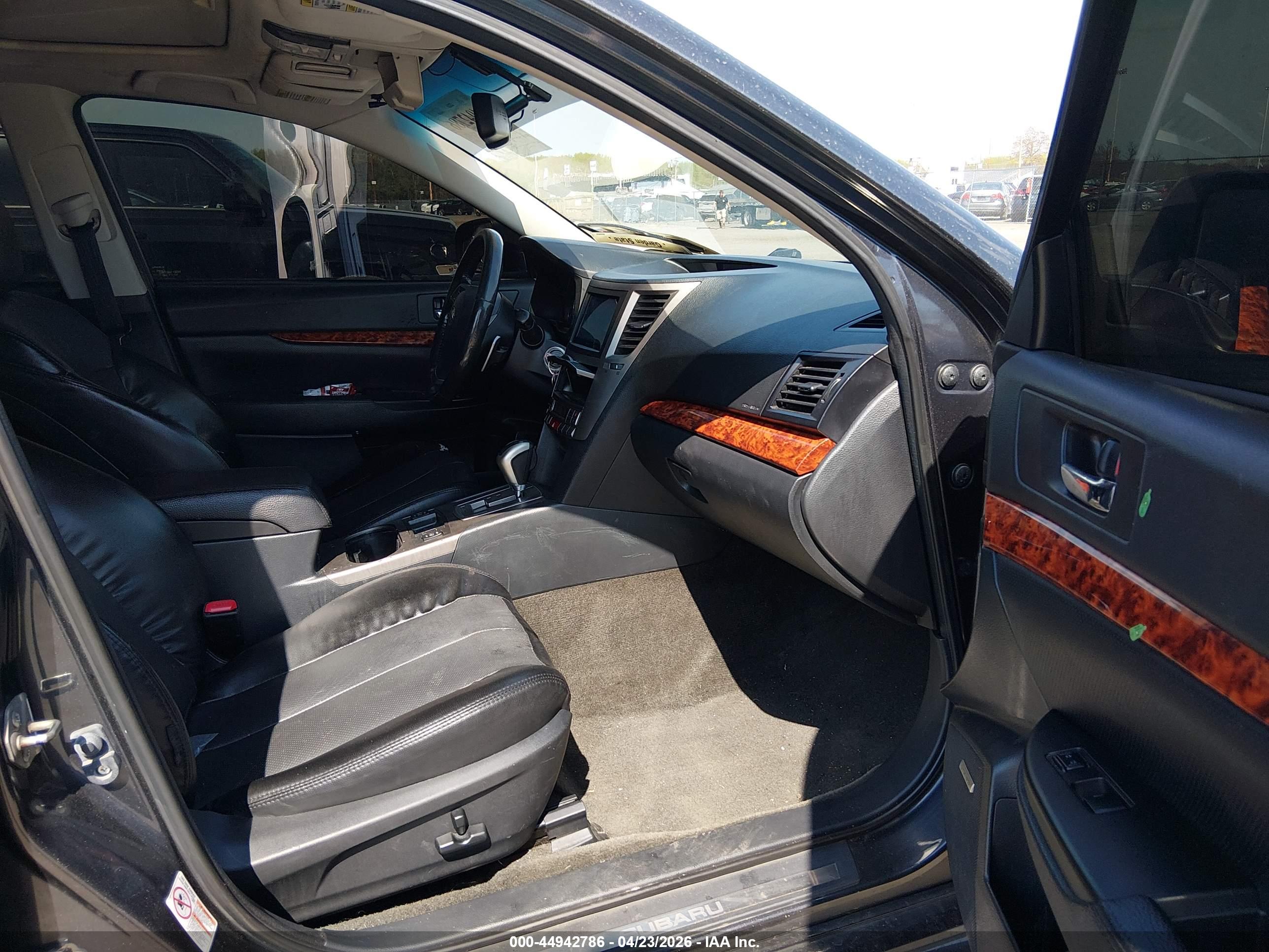 SUBARU LEGACY image 5