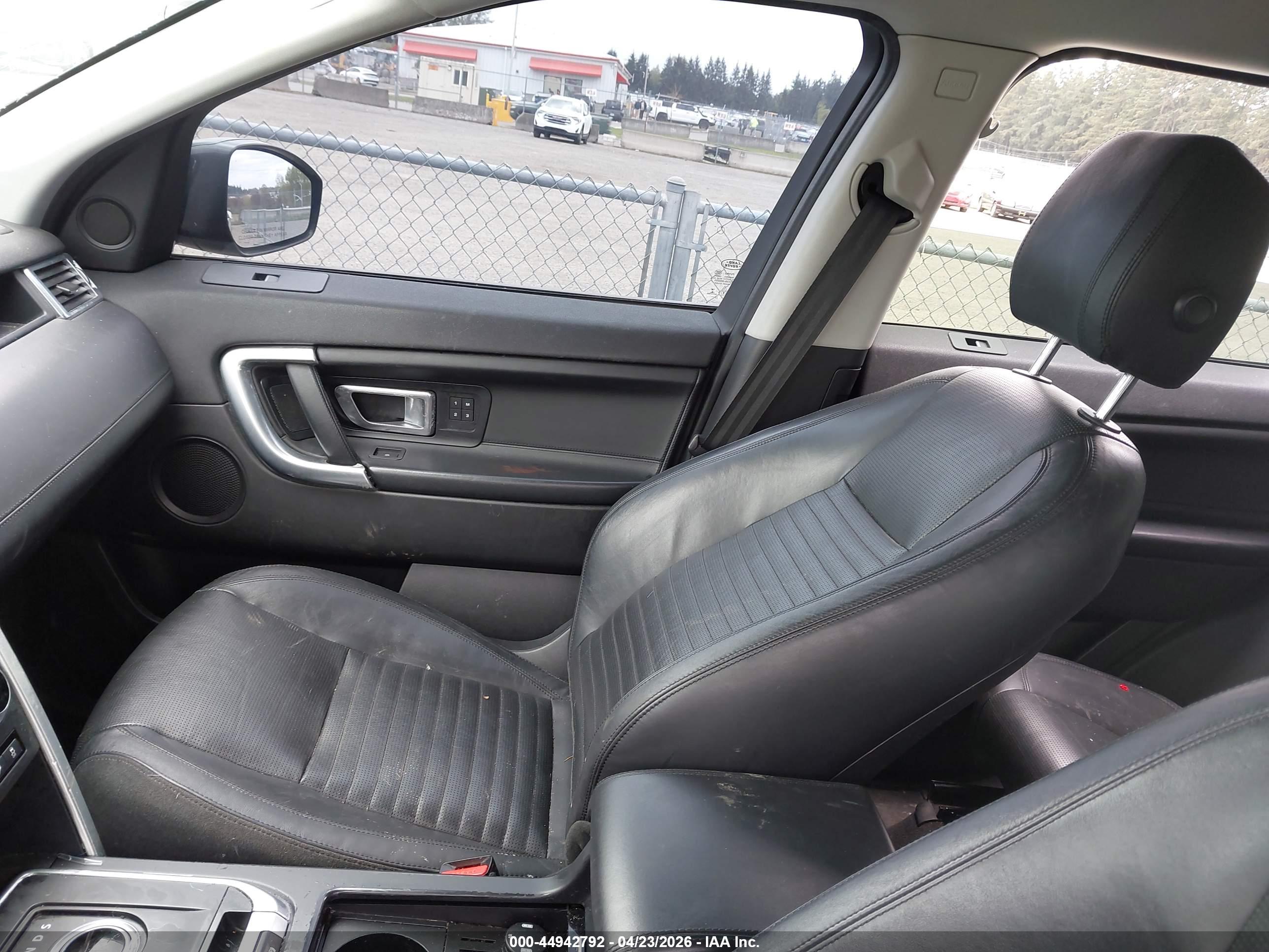 LAND ROVER image 5