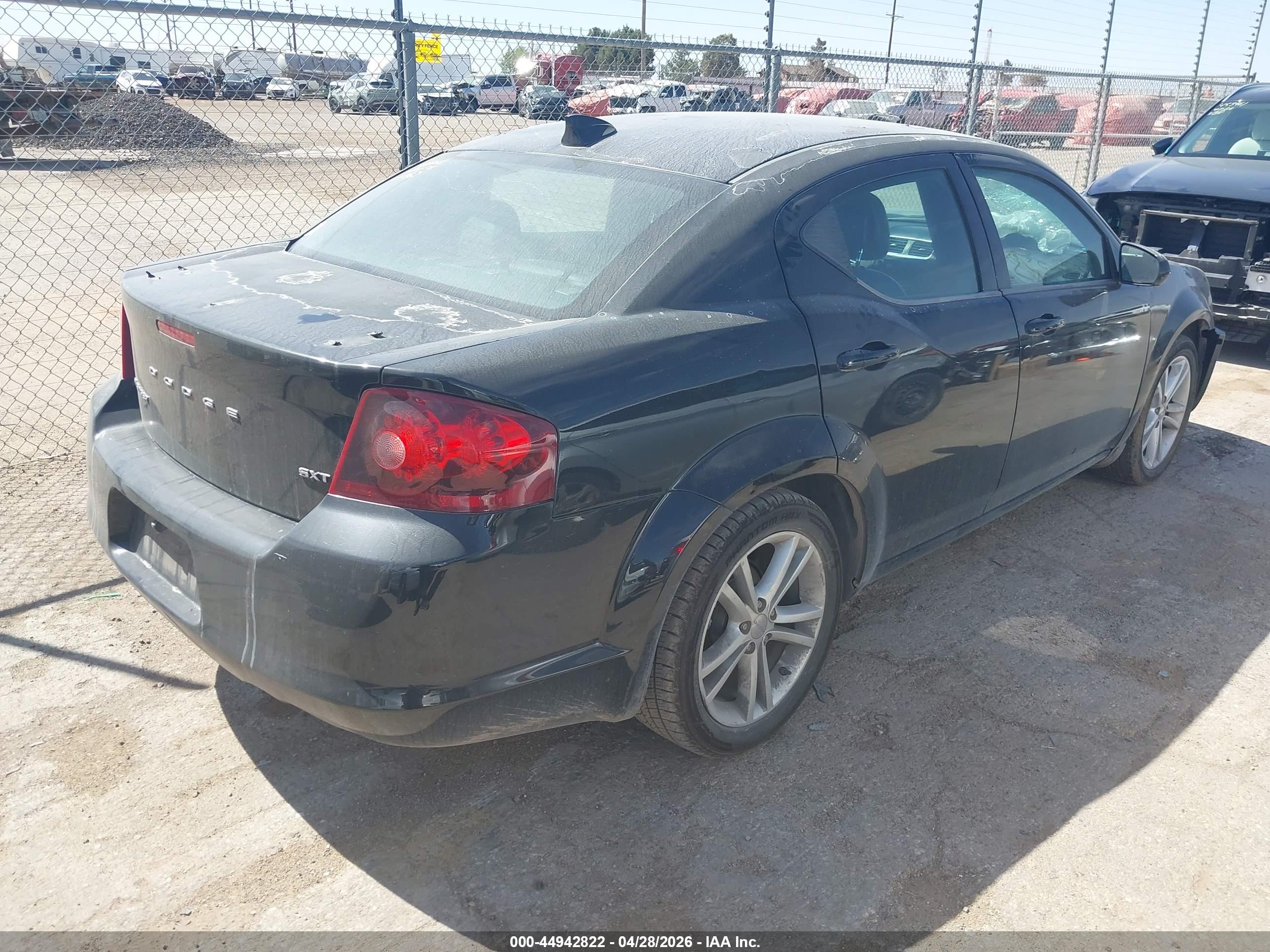 DODGE AVENGER image 4