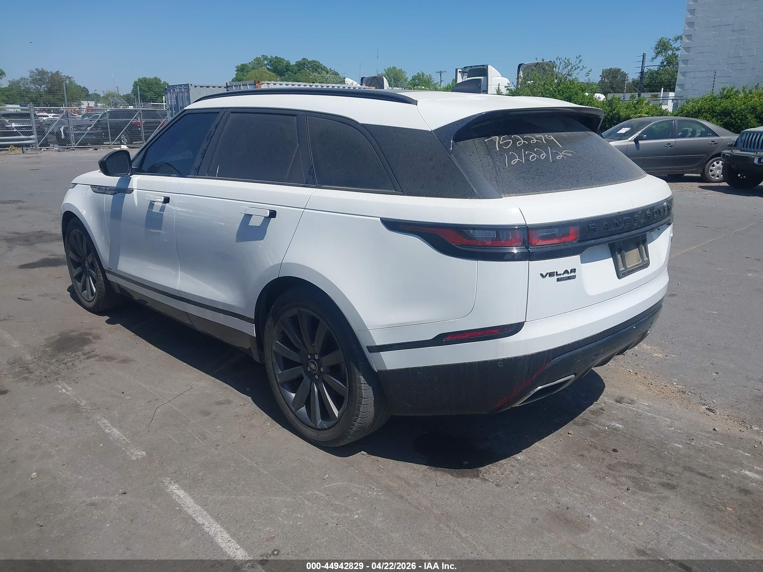 LAND ROVER image 3
