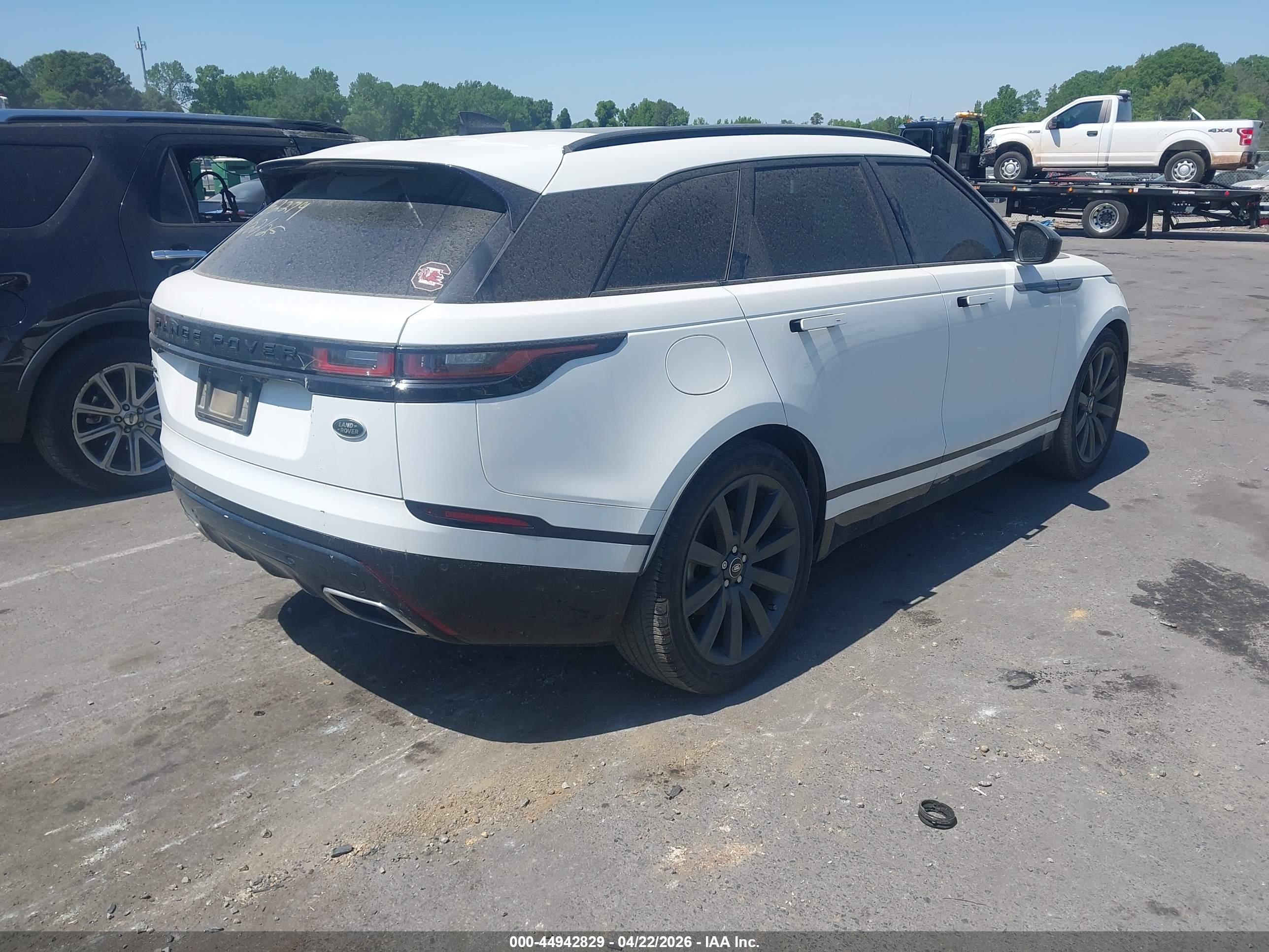 LAND ROVER image 4