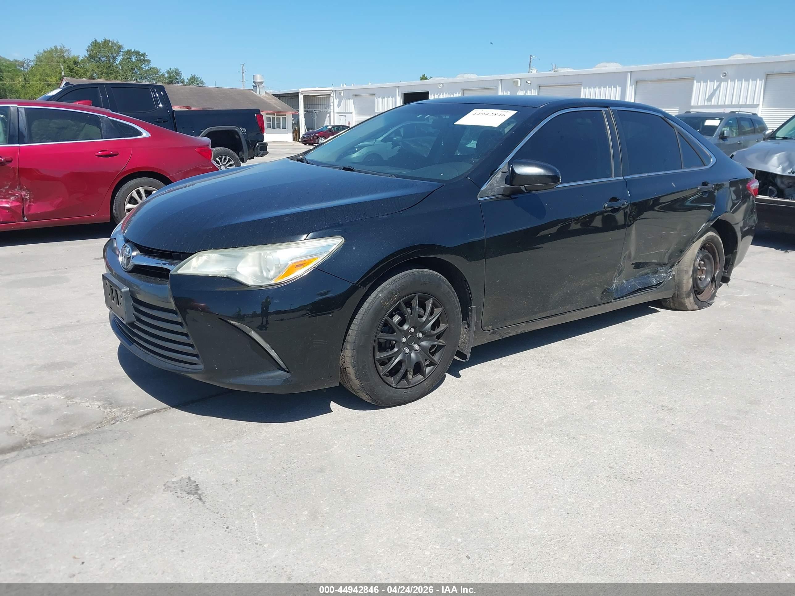 TOYOTA CAMRY image 2