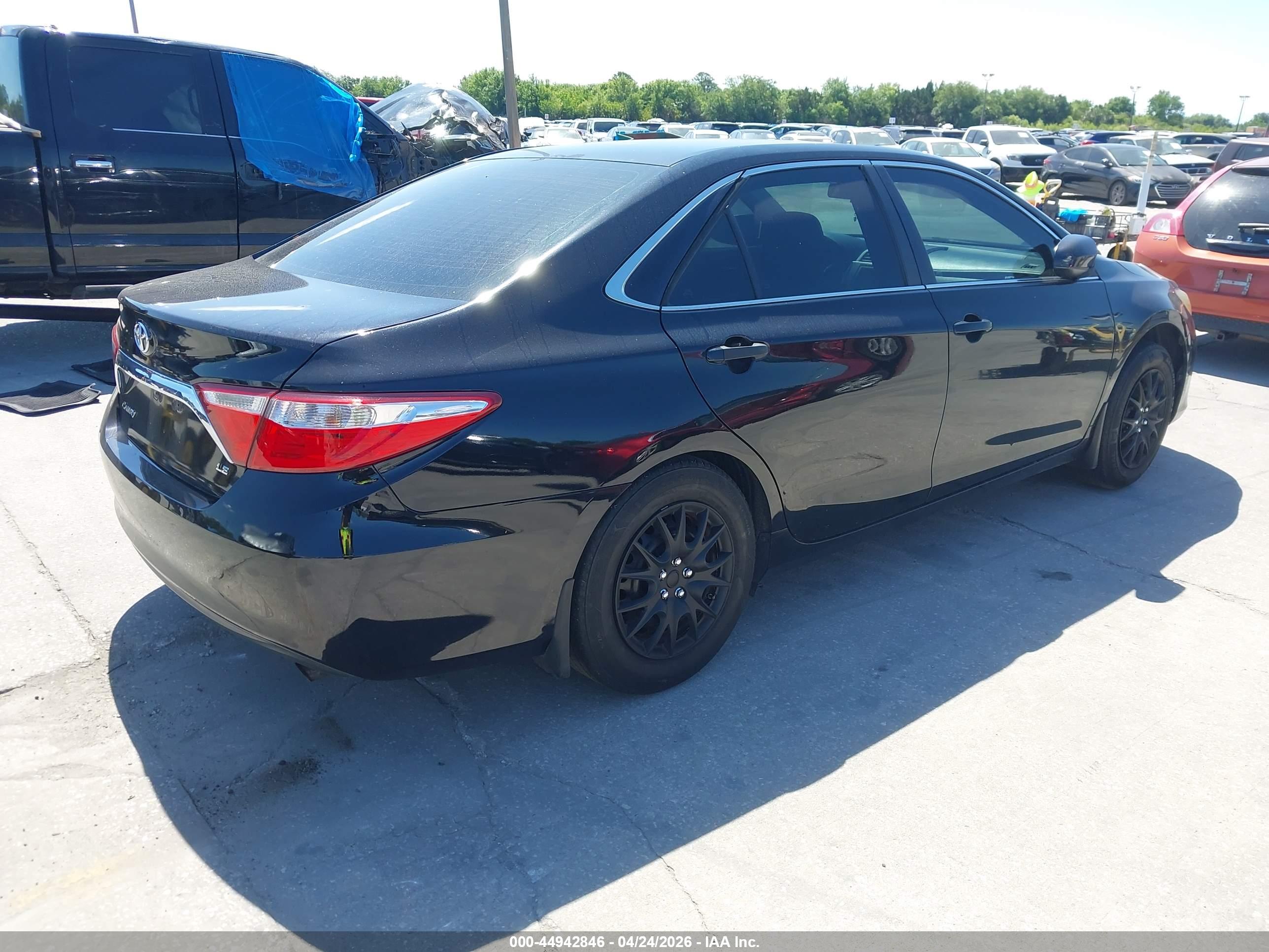 TOYOTA CAMRY image 4