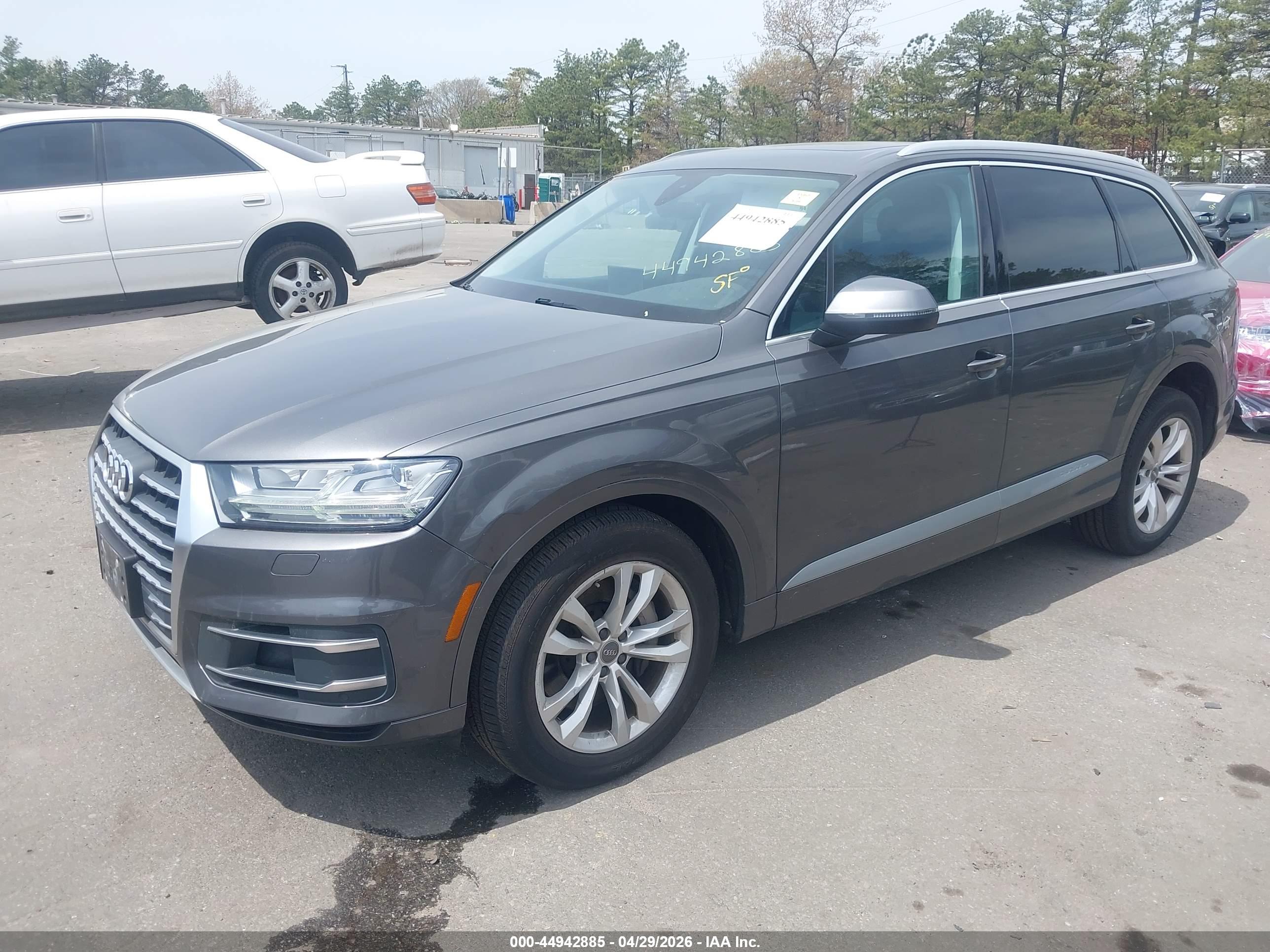 AUDI Q7 image 2