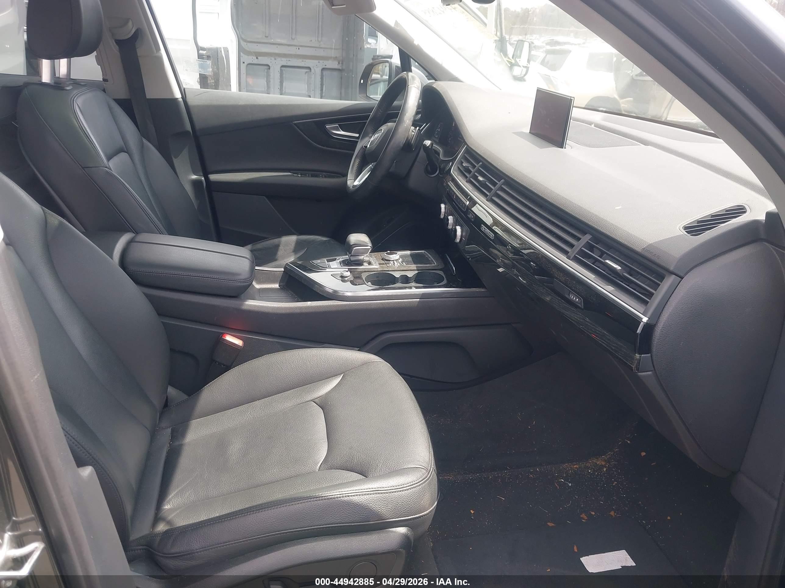 AUDI Q7 image 5