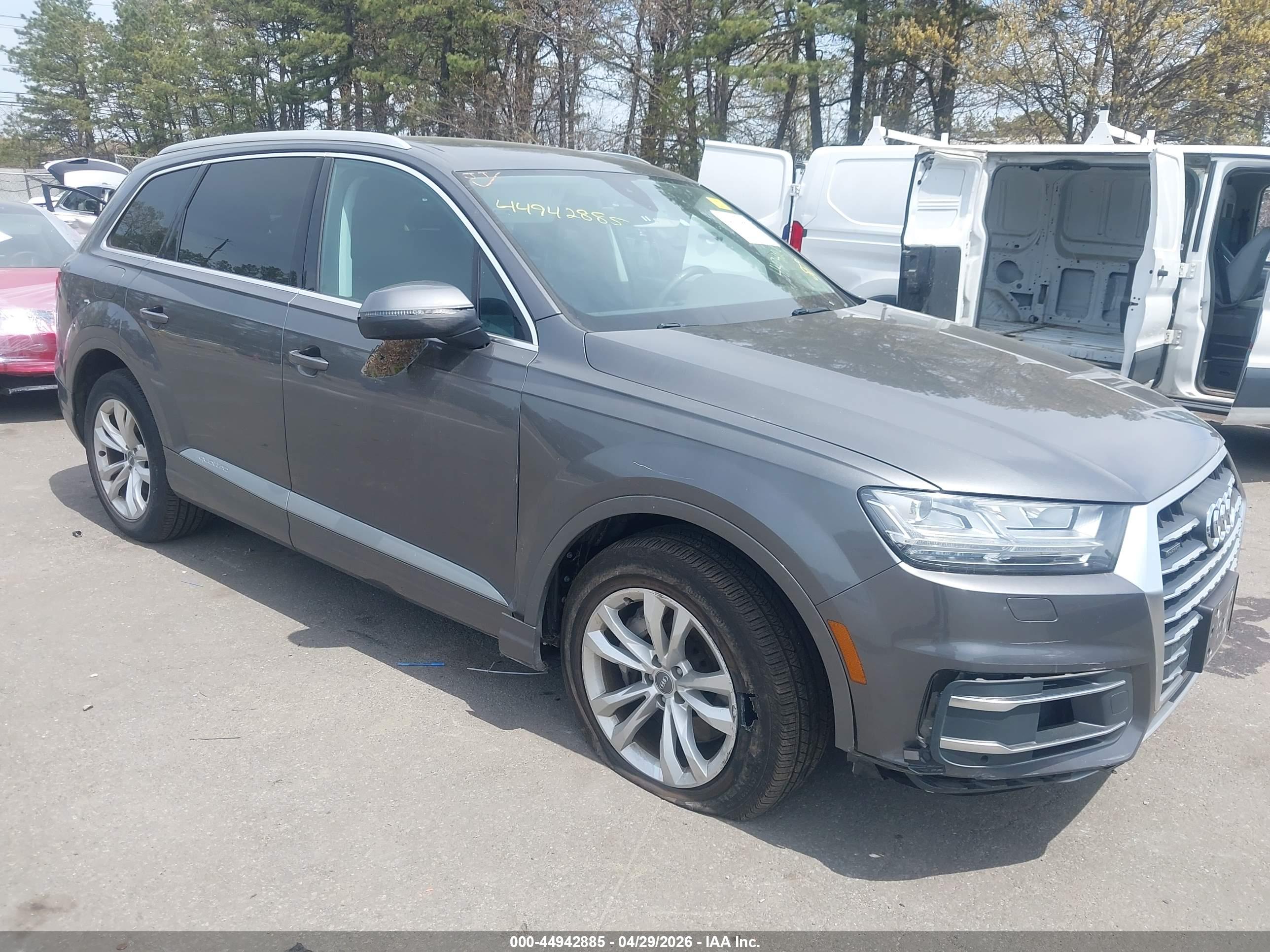 AUDI Q7 image 6