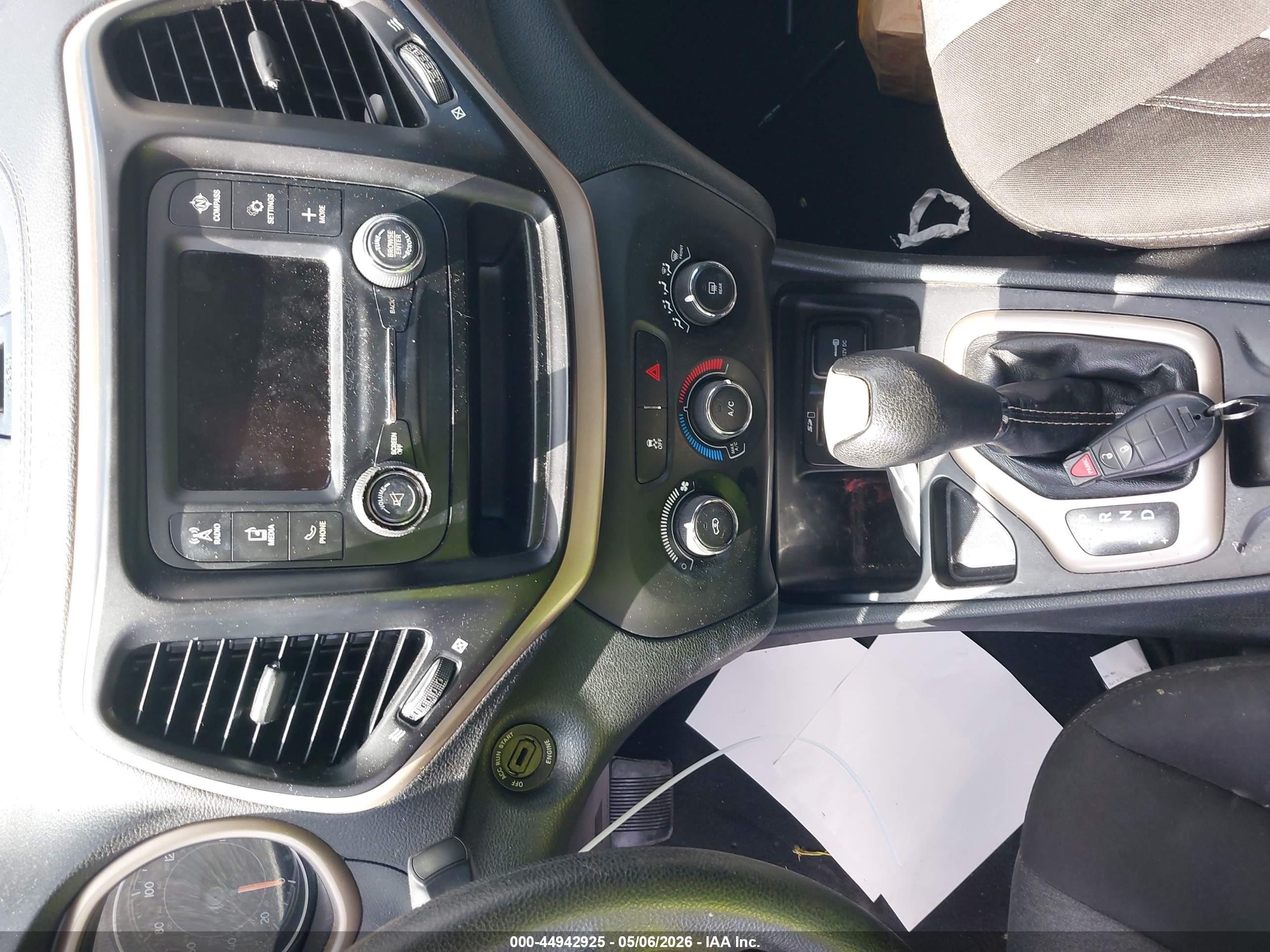 JEEP CHEROKEE image 11