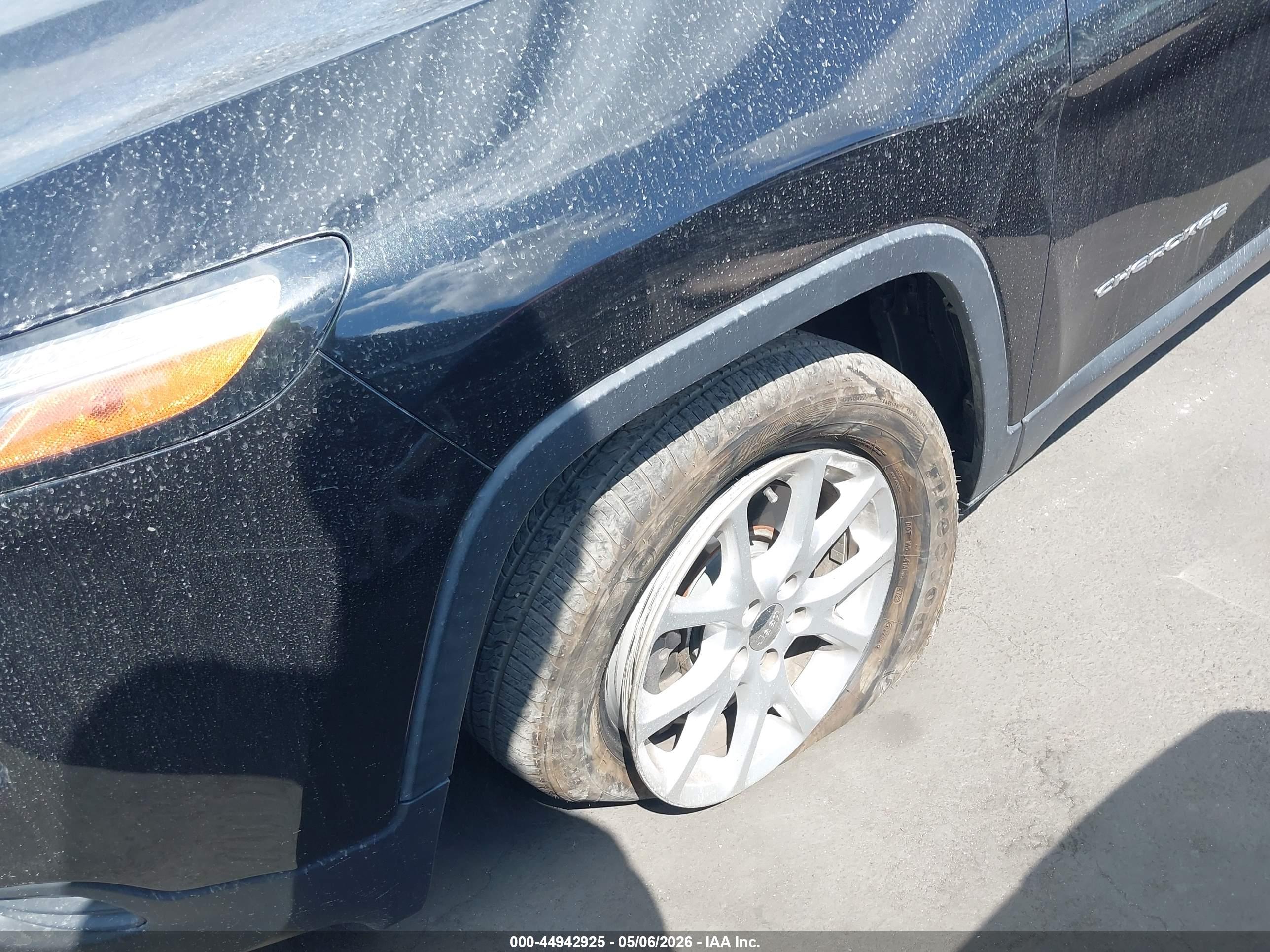 JEEP CHEROKEE image 6