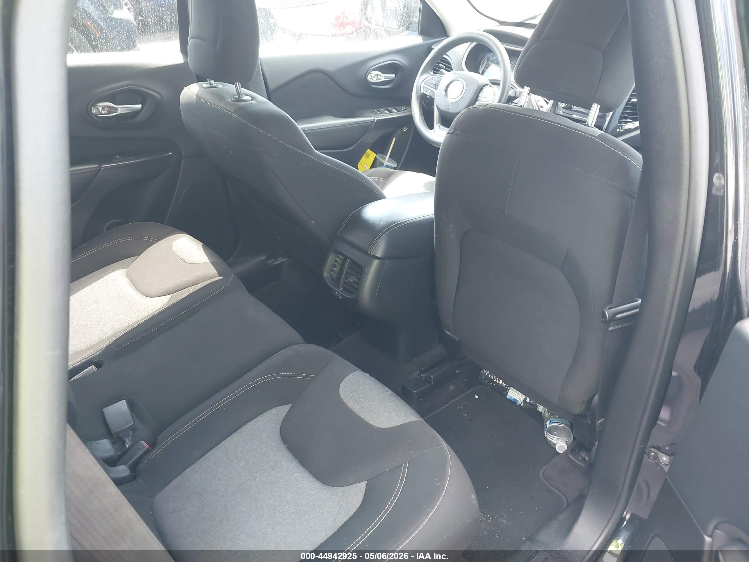 JEEP CHEROKEE image 8