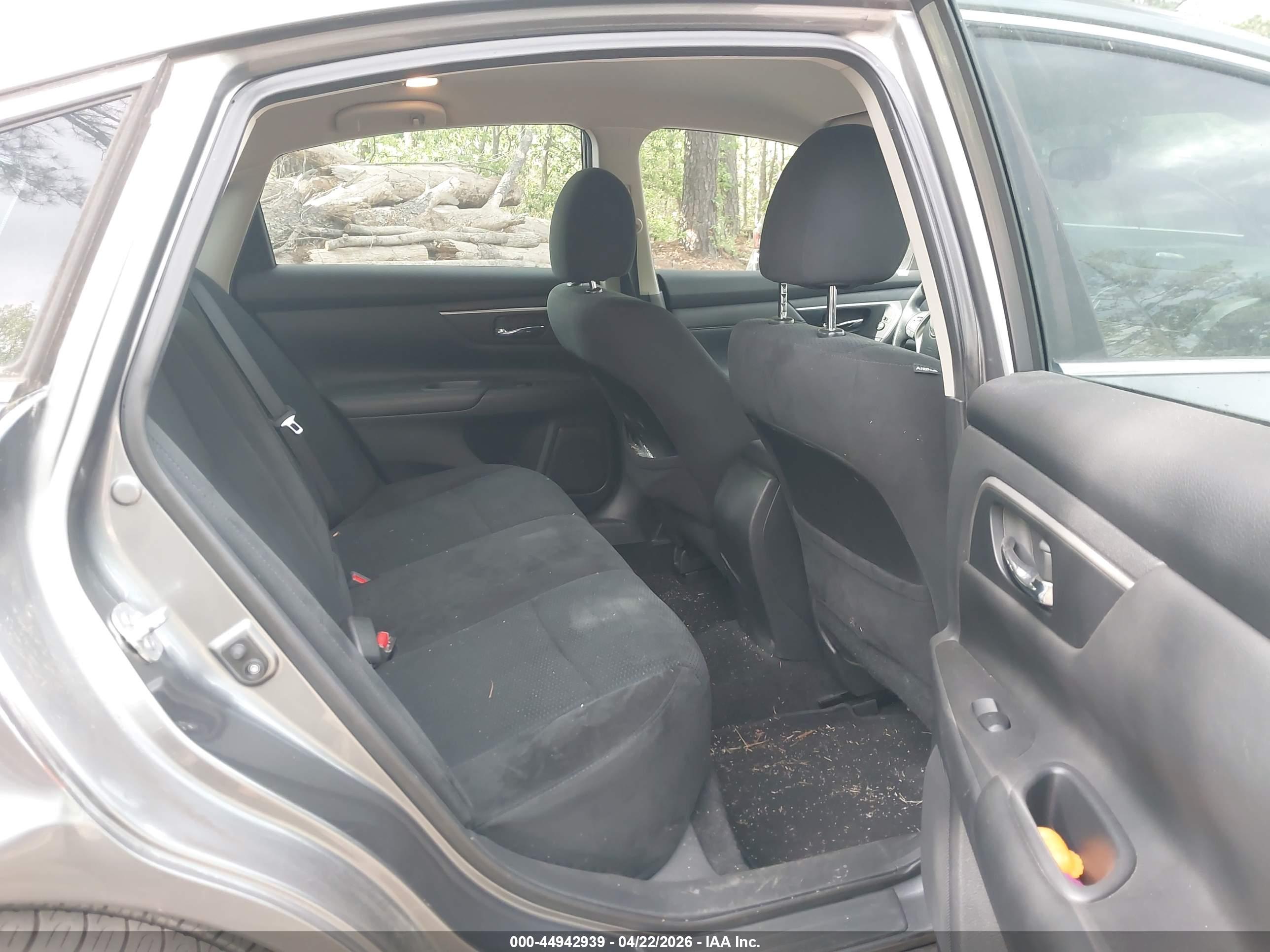 NISSAN ALTIMA image 8