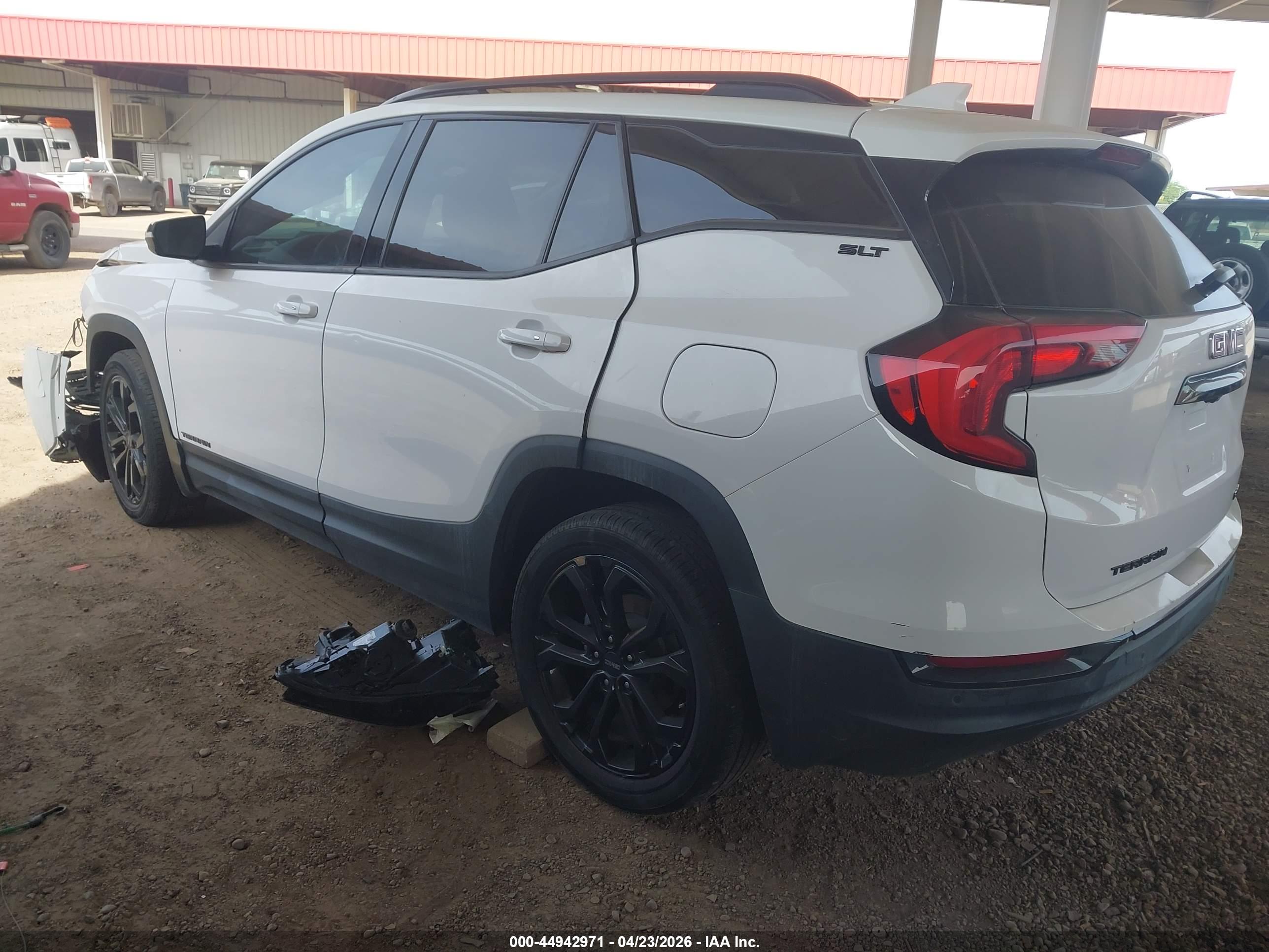 GMC TERRAIN image 3