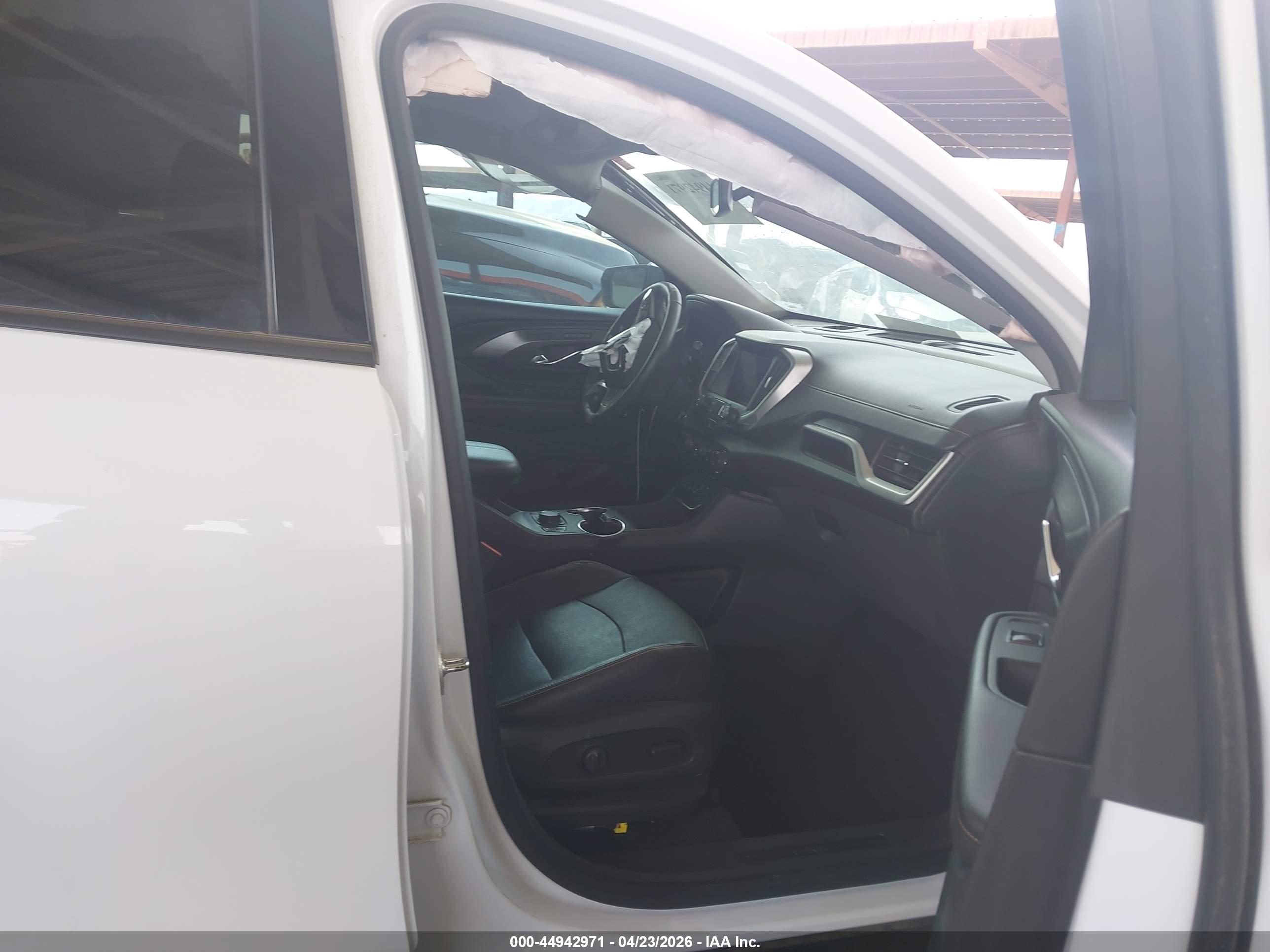GMC TERRAIN image 5