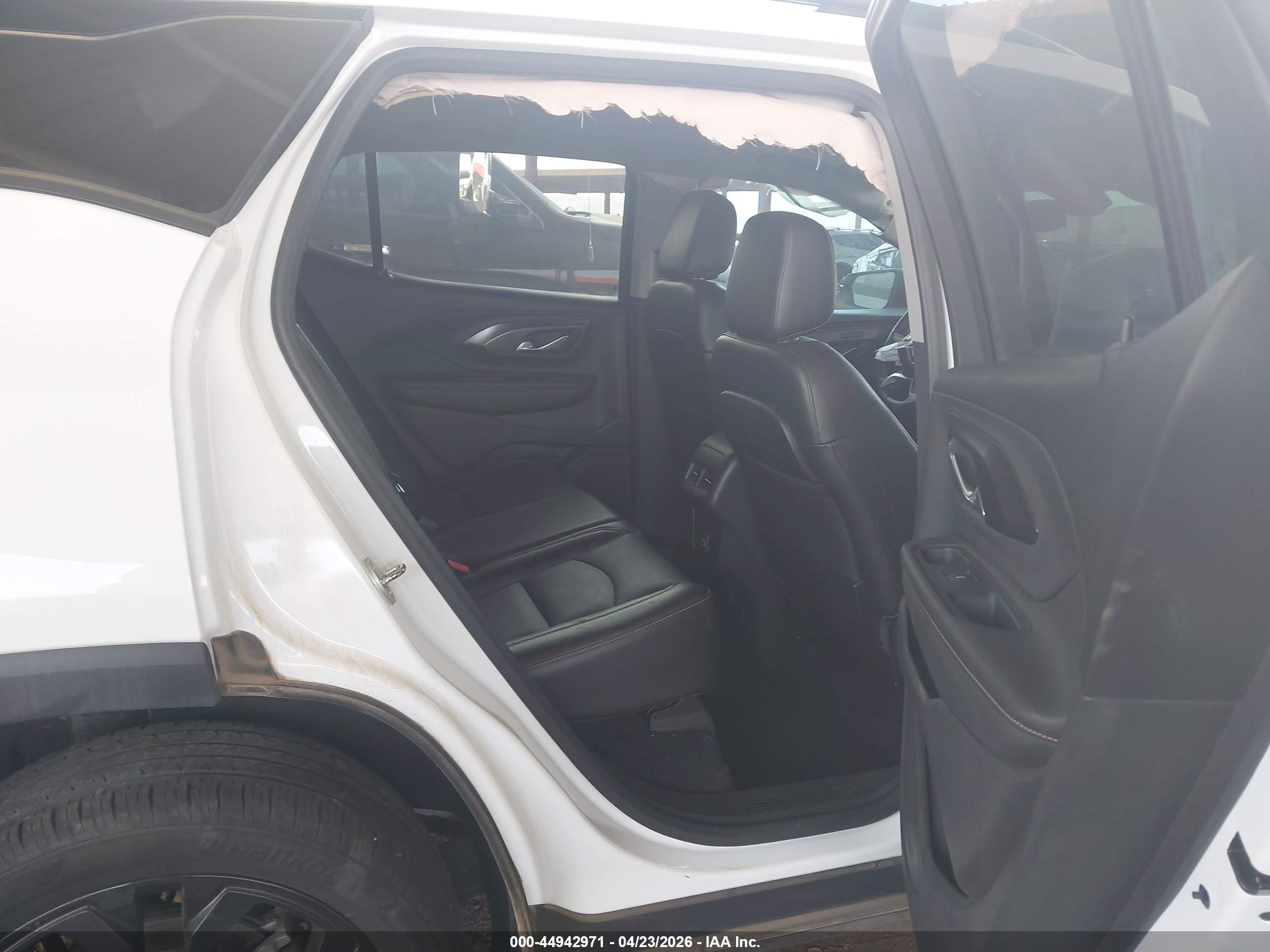 GMC TERRAIN image 8