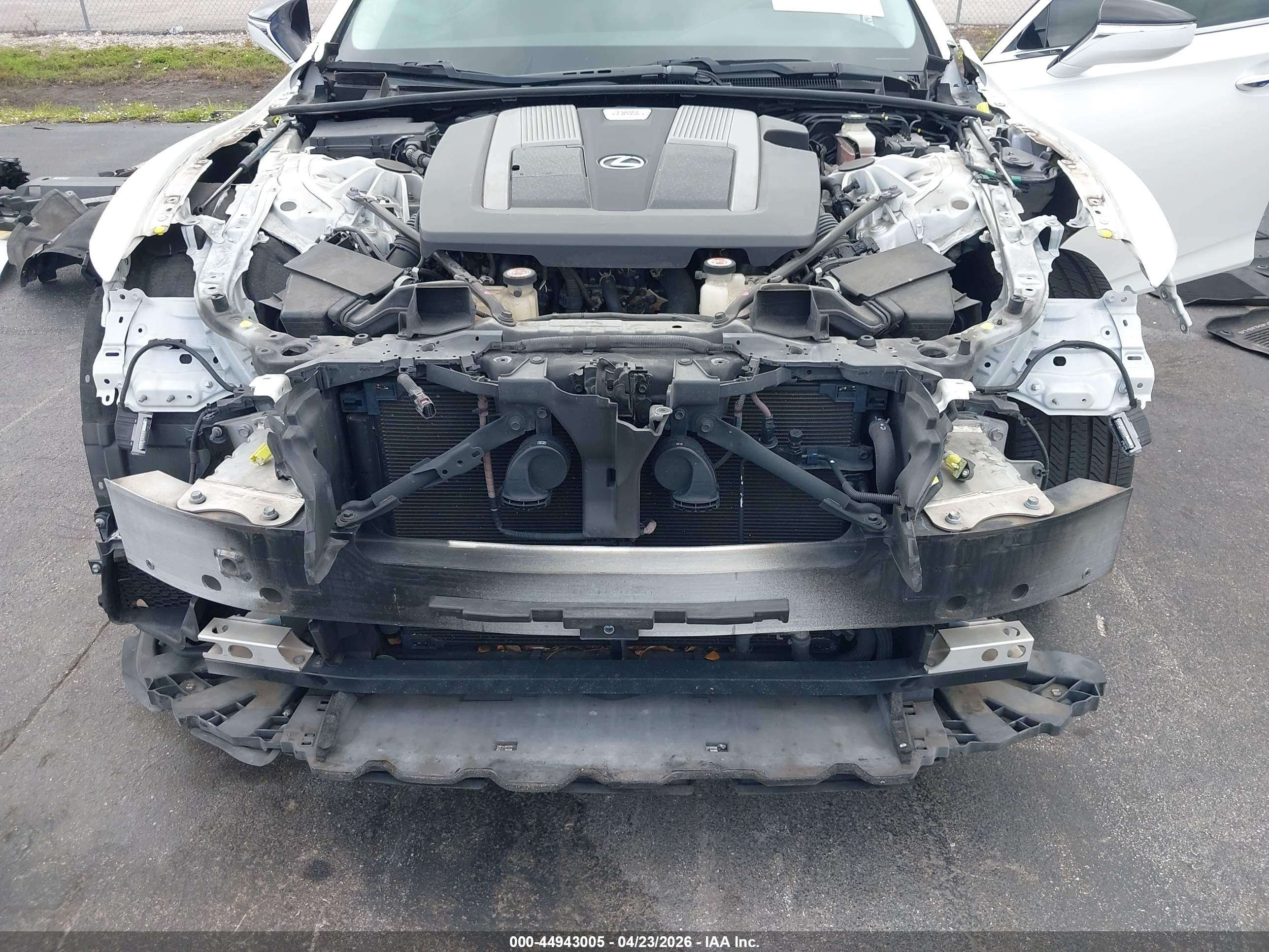 LEXUS LS image 6