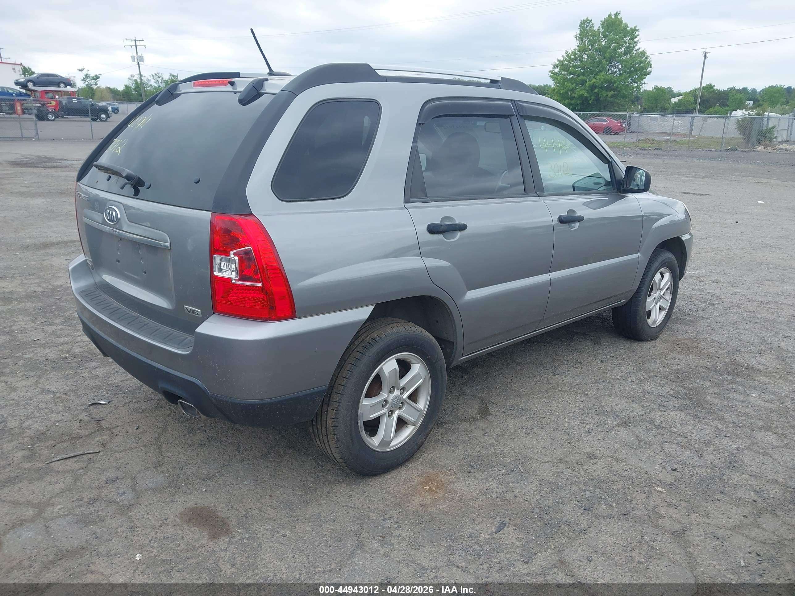 KIA SPORTAGE image 4