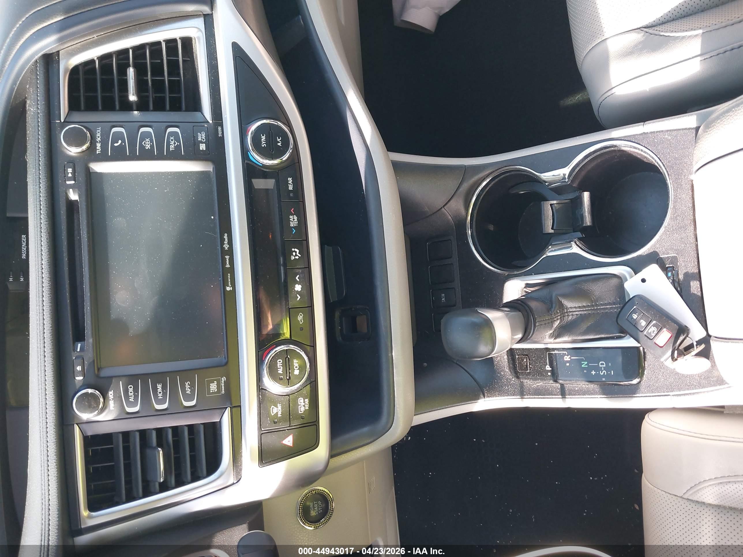 TOYOTA HIGHLANDER image 11