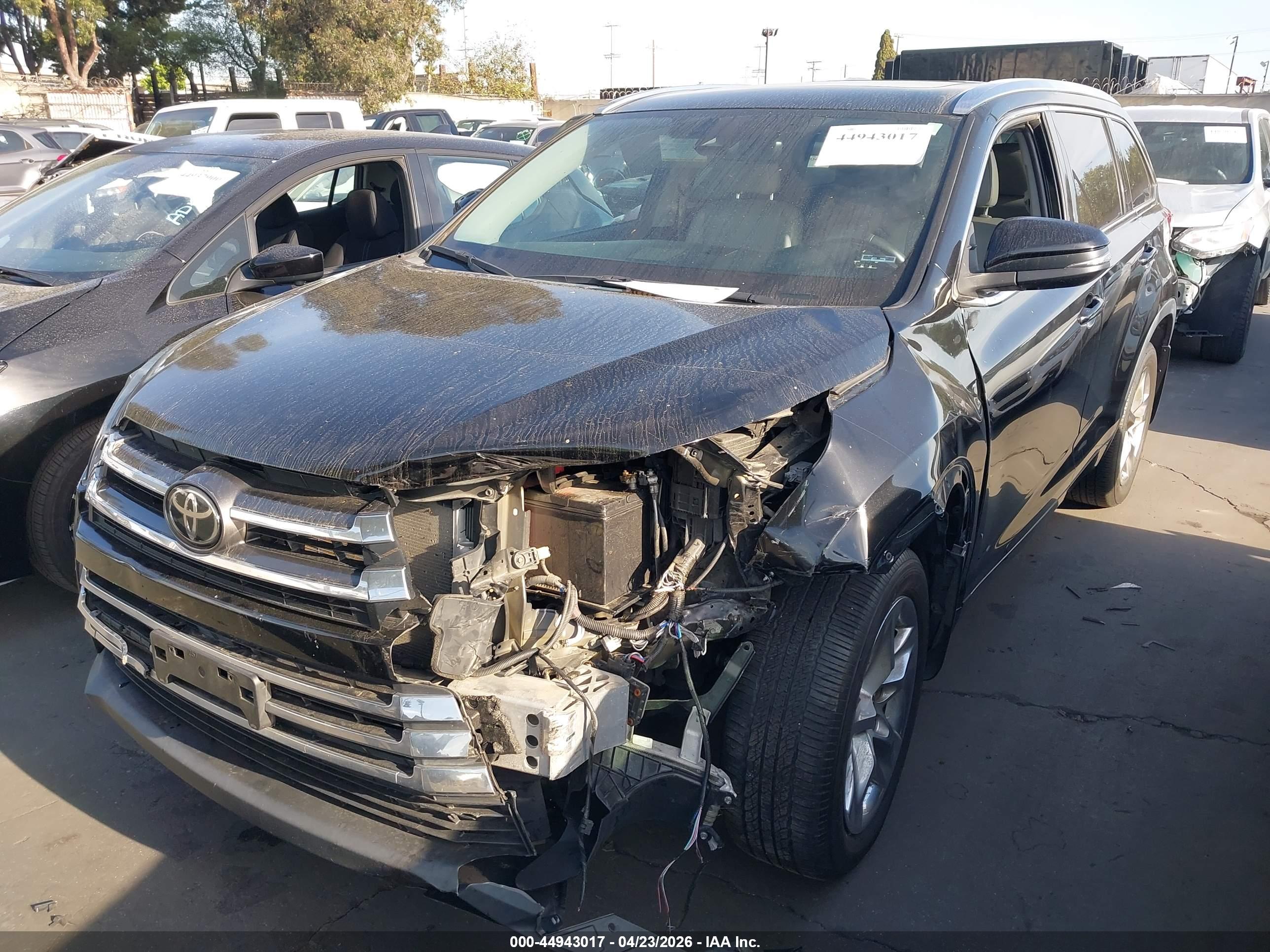 TOYOTA HIGHLANDER image 2