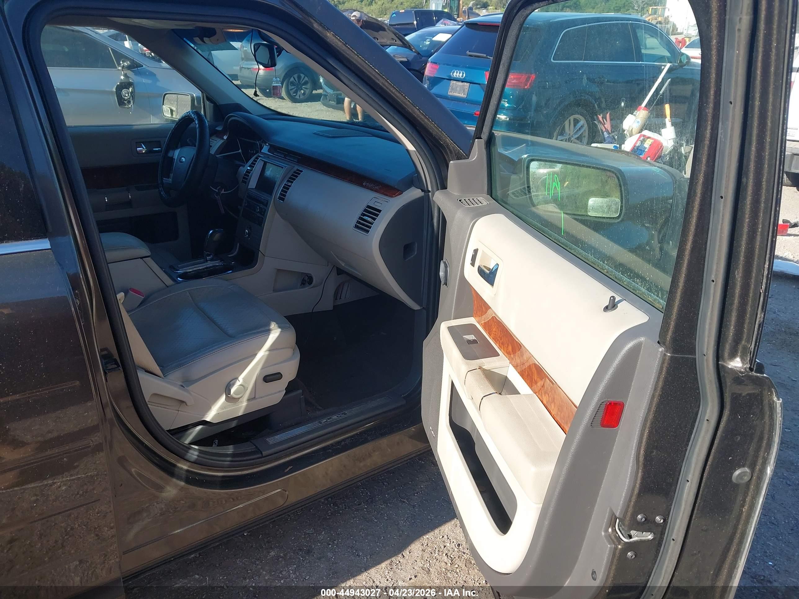 FORD FLEX image 5