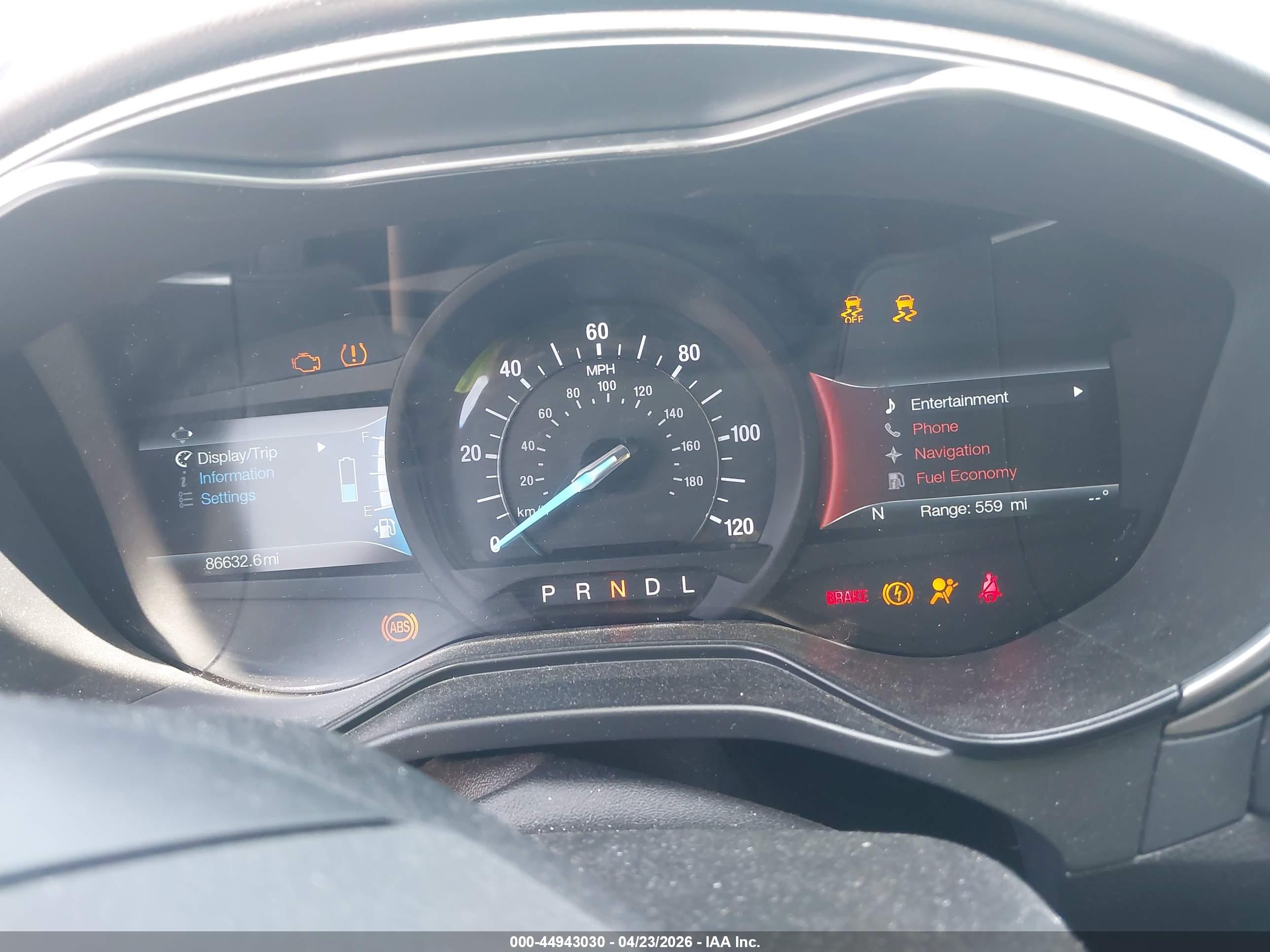 FORD FUSION image 7